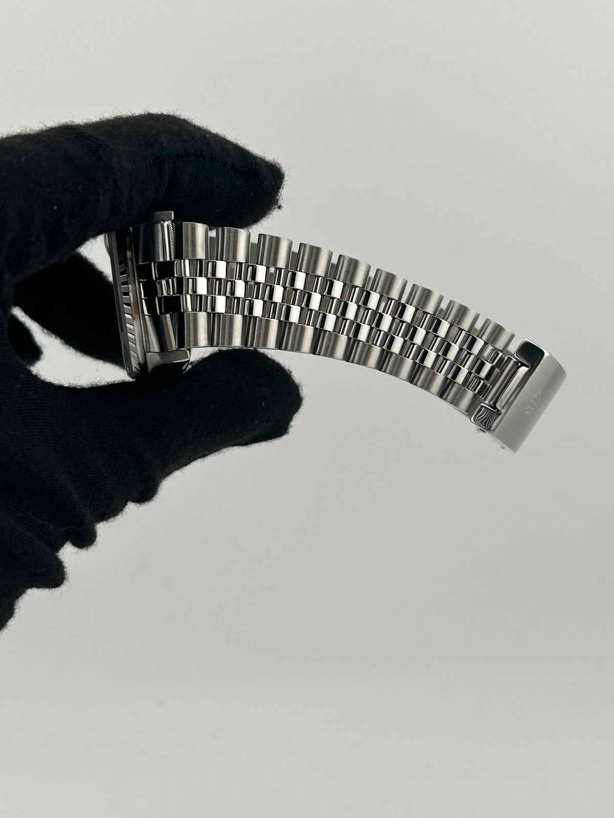 Rolex Datejust 36 White Roman Numerals Dial on Jubilee D Link Bracelet Ref. 16220 2000 — view 5