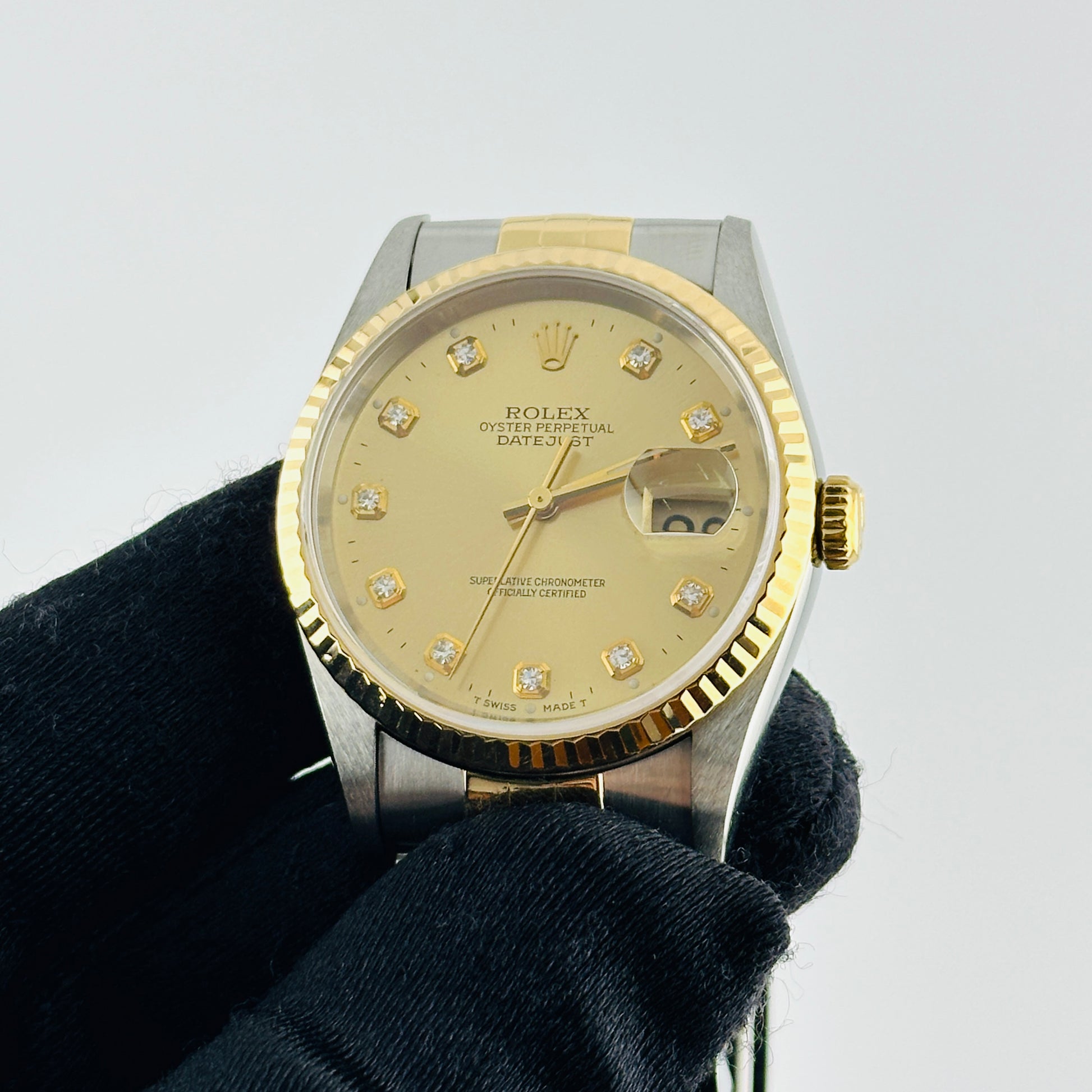 Rolex Datejust Champagne Diamond Factory Dial on D Link Jubilee Bracelet Ref. 16233G Papers 1995 — view 3