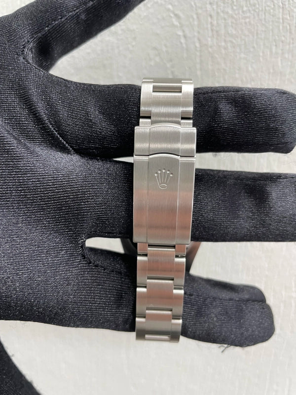 Rolex Oyster Perpetual Black Index Dial on Oyster Ref 124200 with New Style Card Green 2022