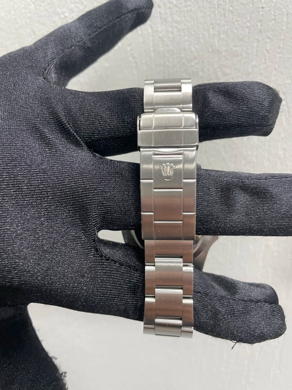 Rolex Sea-Dweller Black Dial on Oyster Ref 16600 with Papers 1998