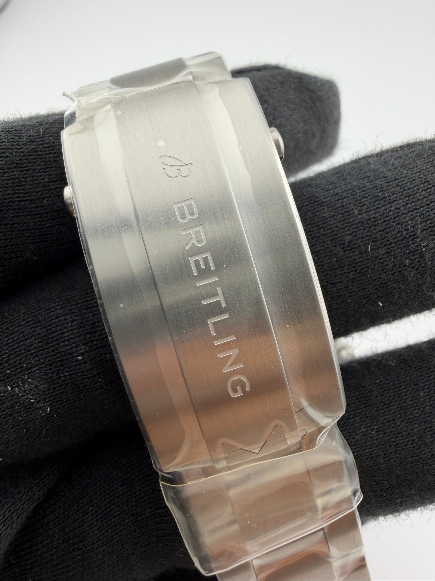 Breitling Avenger B01 Chronograph Beige Dial on Bracelet Ref. AB0147101A1A1 Card 2026 — view 7