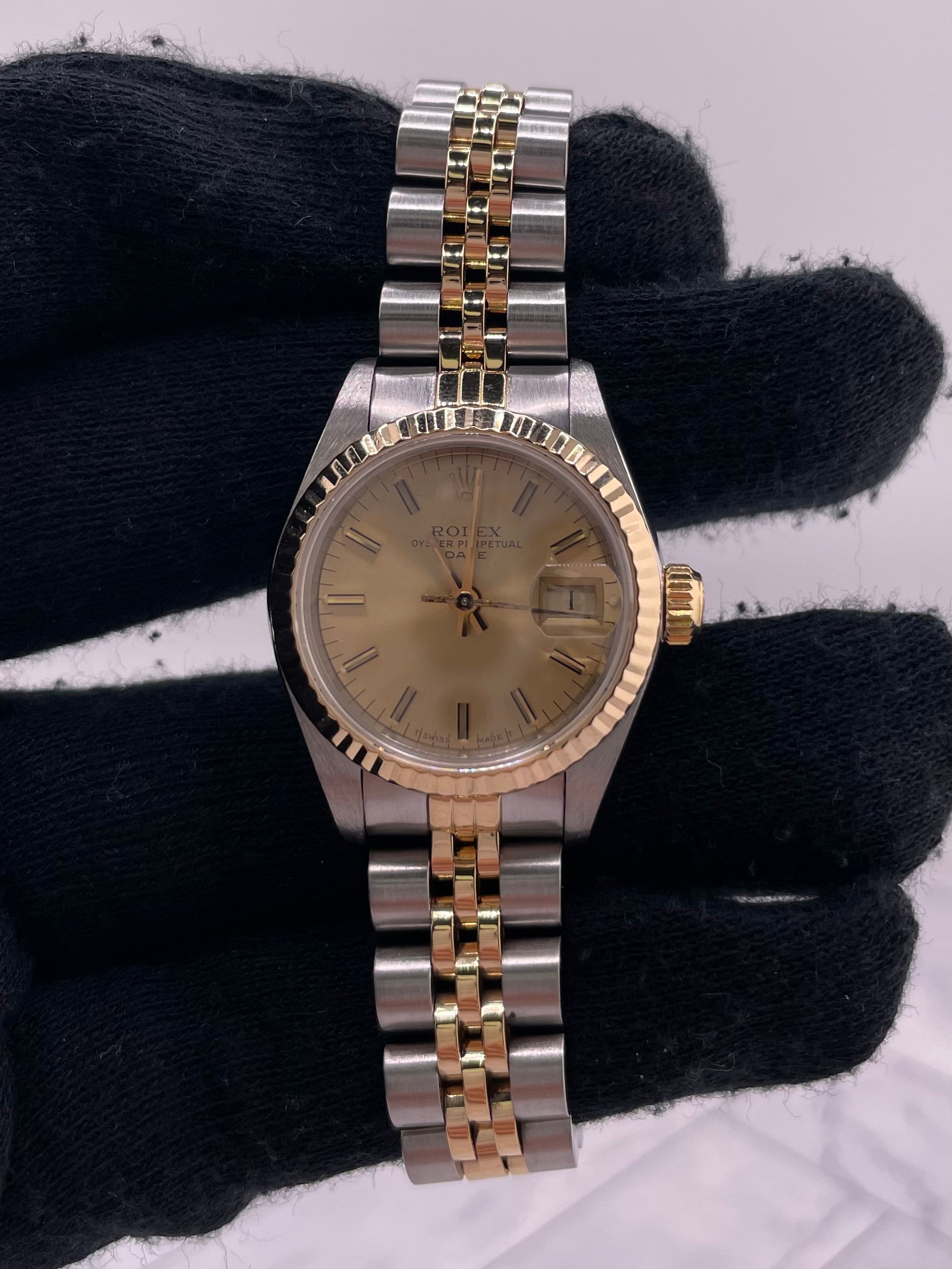Rolex Datejust Lady Champagne Stick Dial on Jubilee Ref. 69173 Papers 1985 — view 2