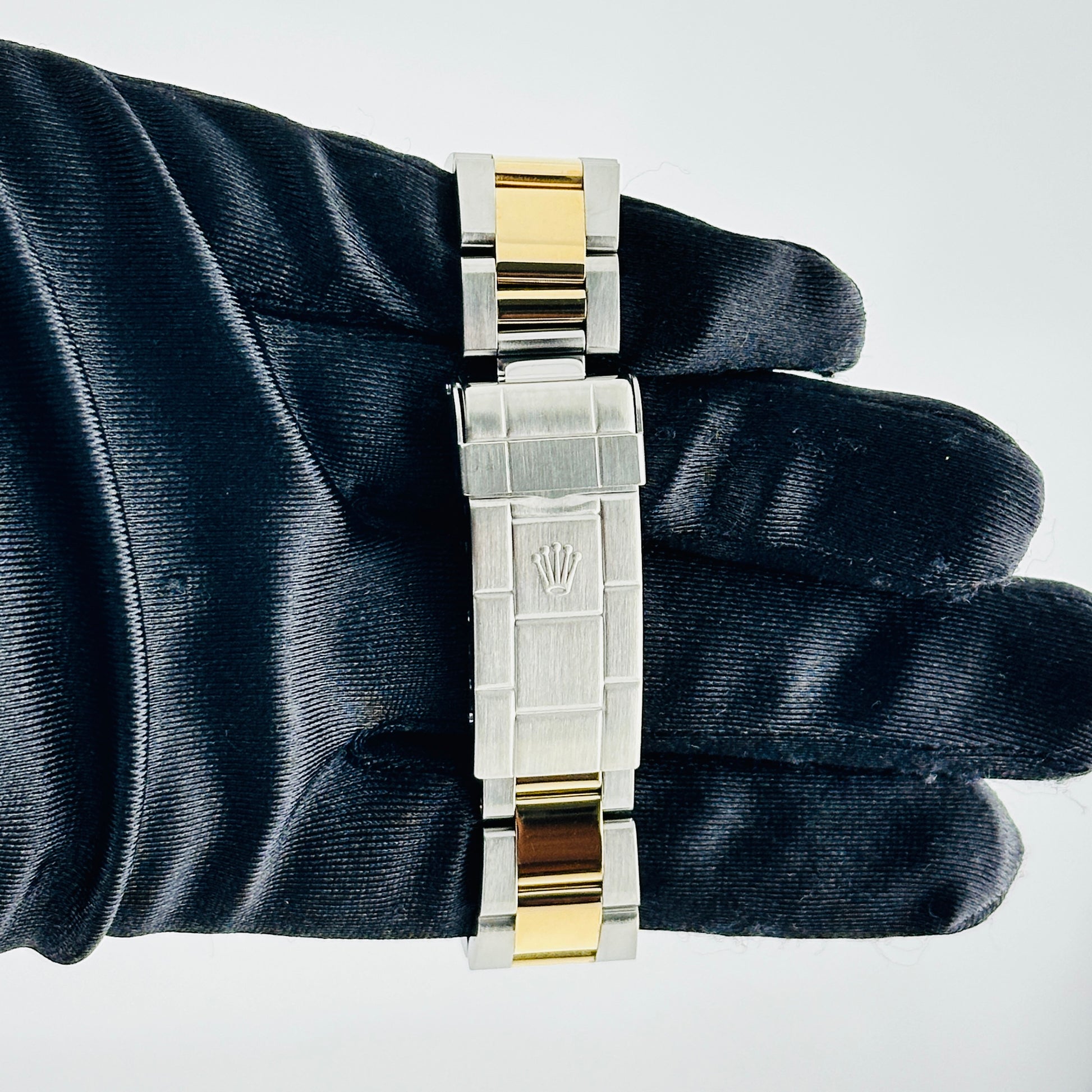 Rolex Submariner Blue Dial on Oyster Ref. 16613 Papers 1993 — view 4