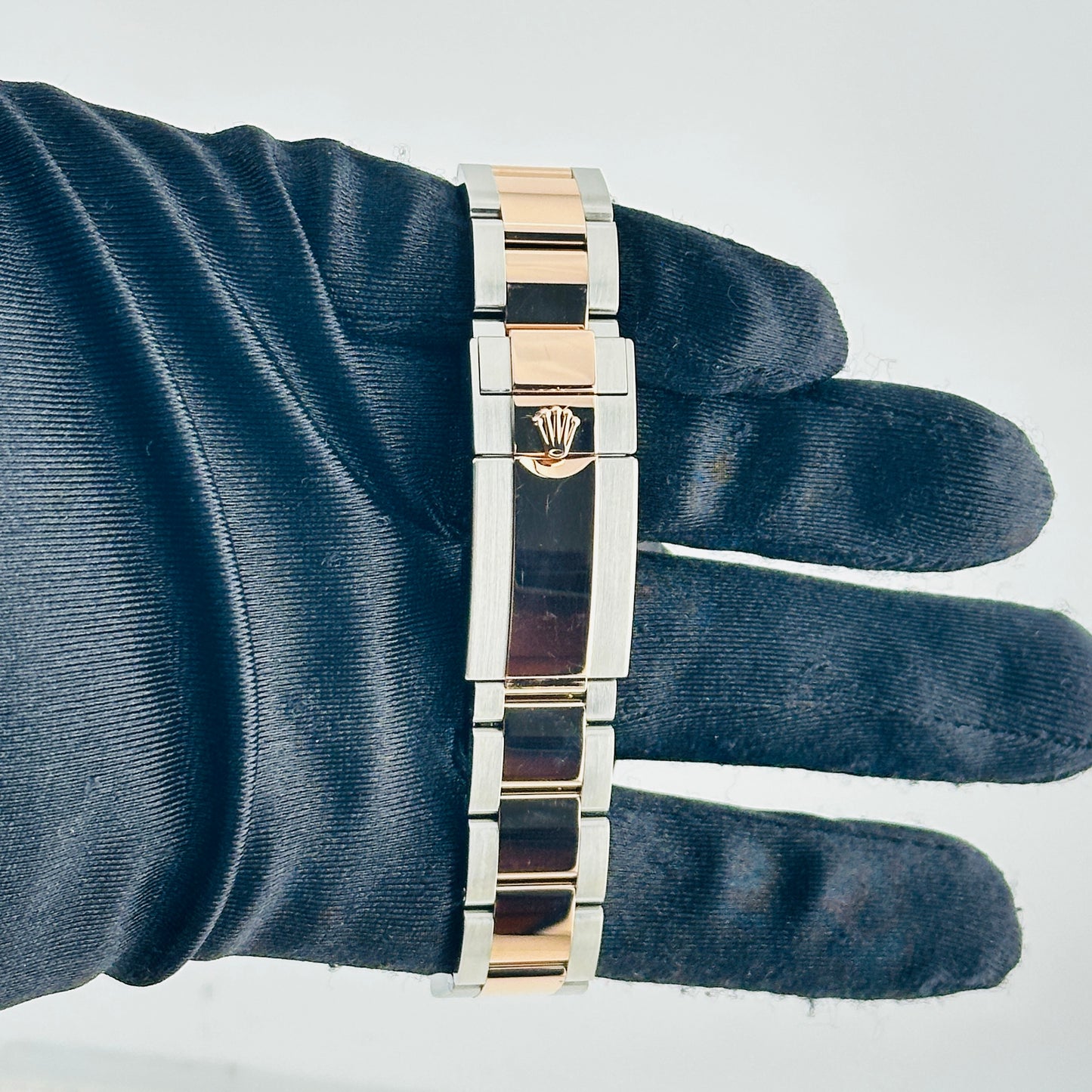 Rolex GMT-Master II "Root Beer" Black Dial on Oyster Bracelet Ref. 126711CHNR Card 2019 — view 4
