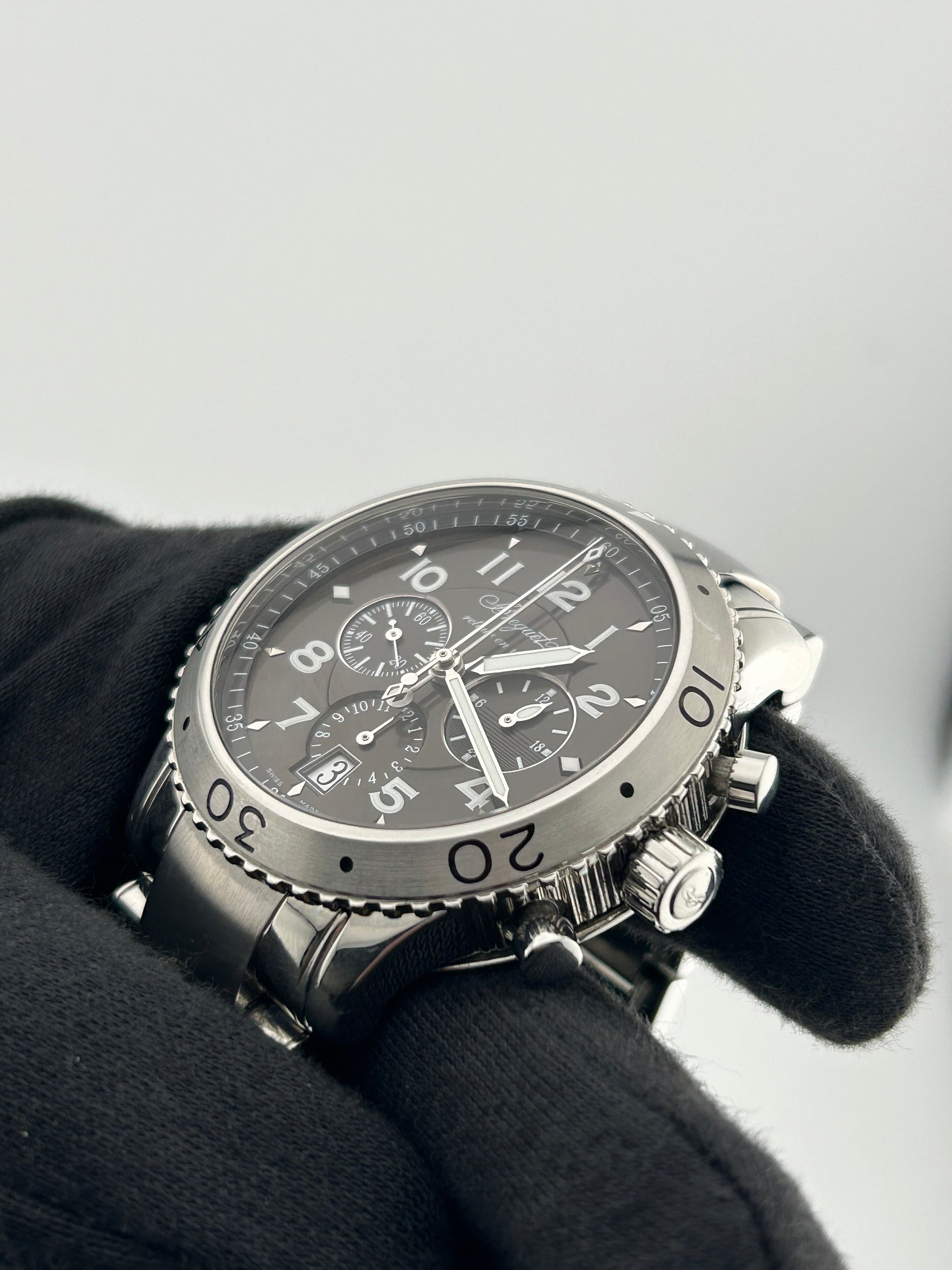 Breguet Type XXI Grey Dial on Stainless Steel Ref. 3810 — view 3