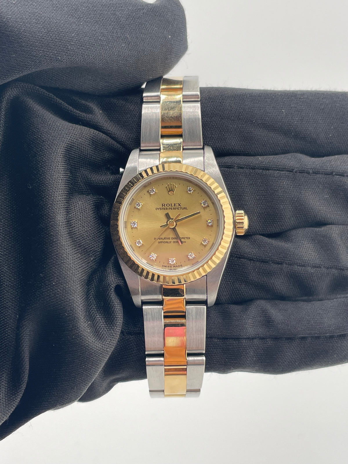 Rolex Oyster Perpetual Gold/ Diamond Markers Dial on Oyster Bracelet Ref. 76193G — view 2