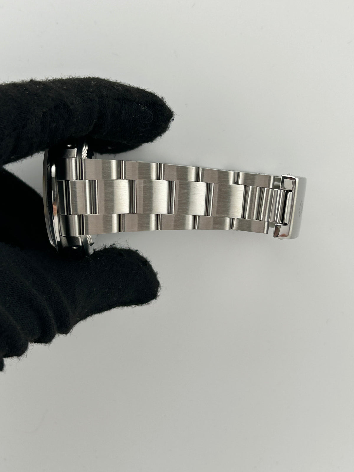 Rolex Explorer II White Dial on Oyster Steel Bracelet Ref. 16570 Papers — view 5