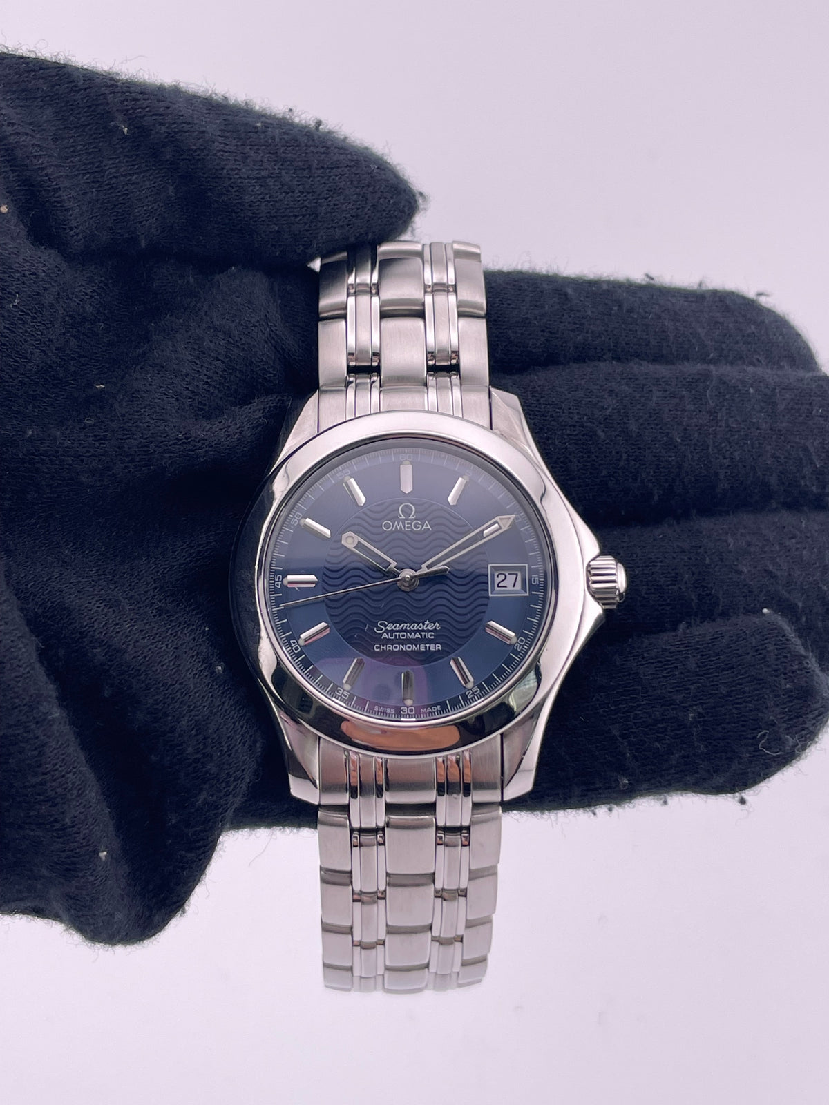 Omega Seamaster Blue Wave Motif Dial on Stainless Steel Bracelet Ref. 2501.81 Card 2004 — view 3
