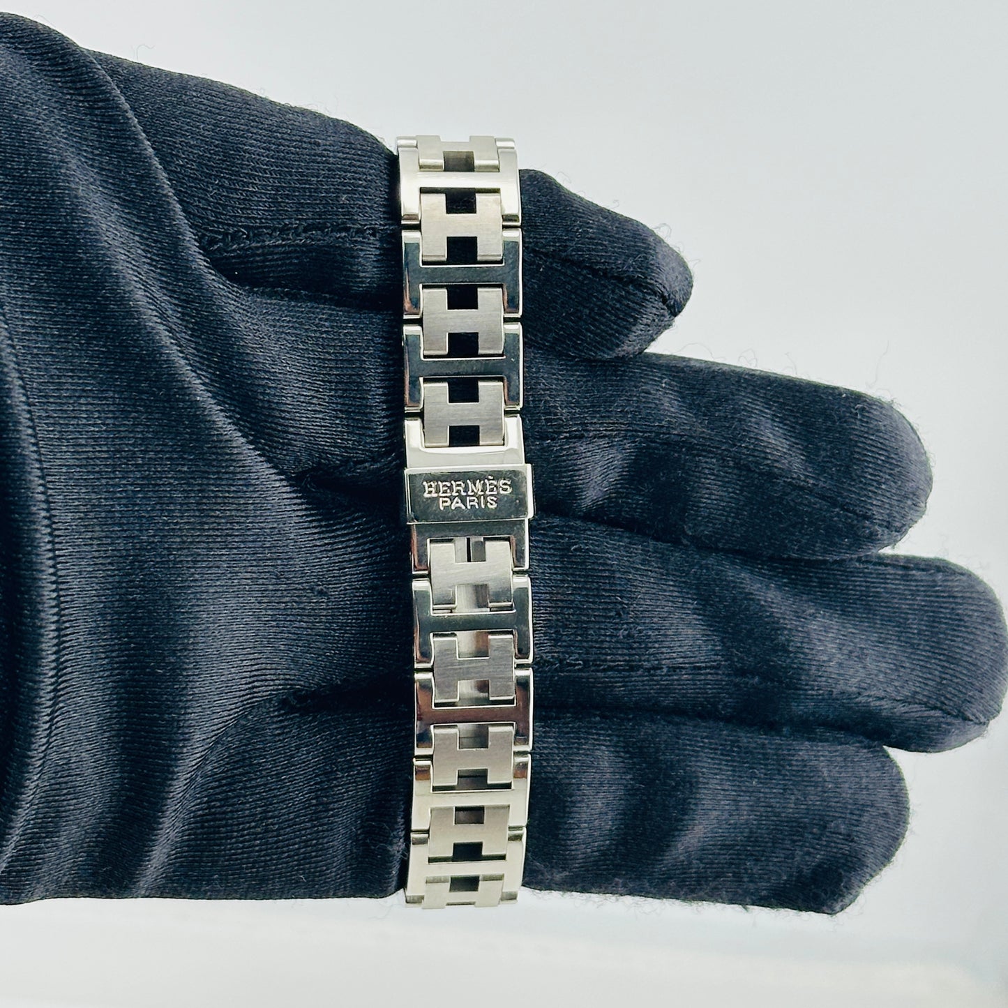 Hermes Clipper Salmon / Arabic Numerals Dial on Stainless Steel Bracelet Ref. CL4.210 Papers 2001 — view 3