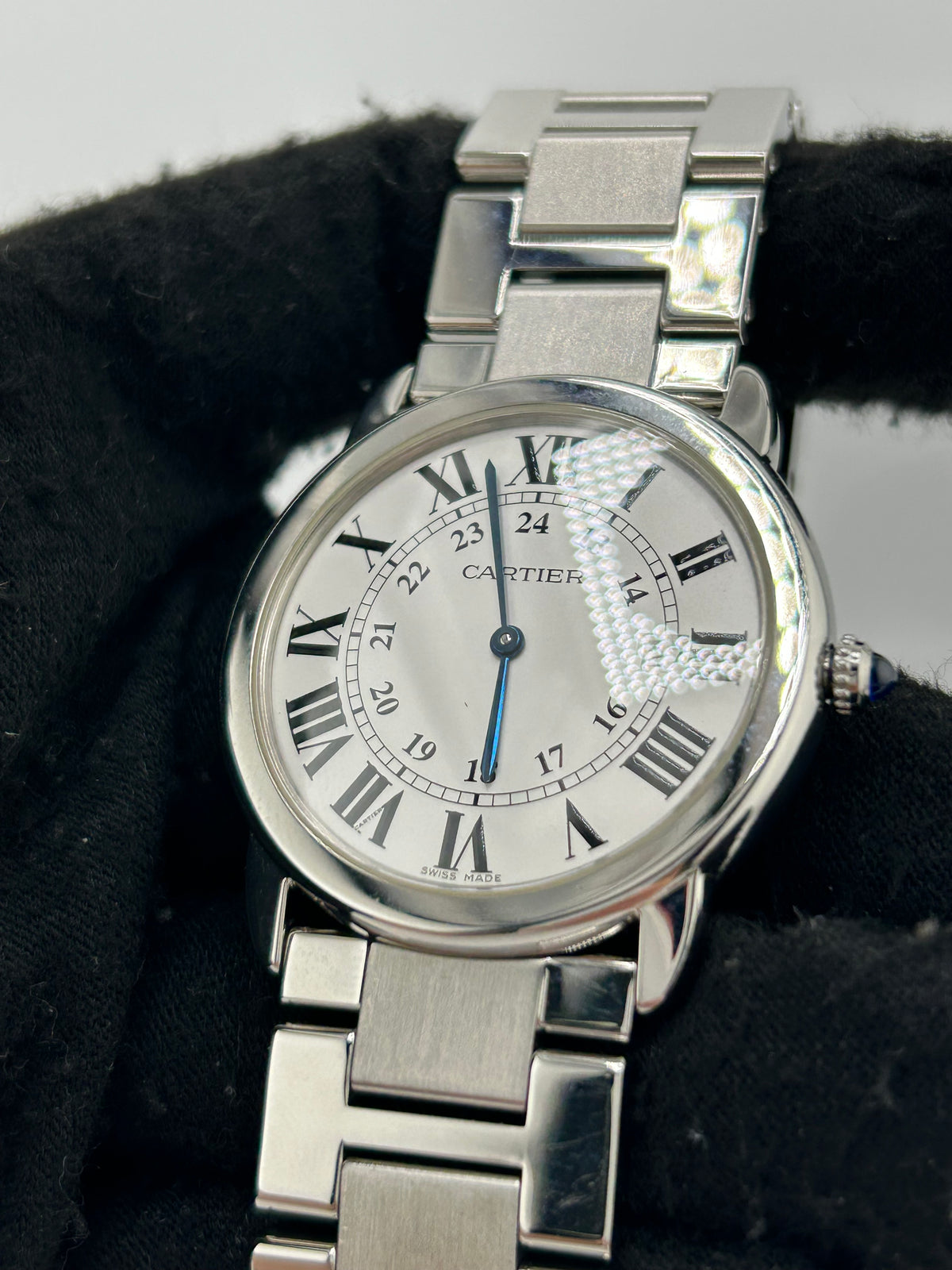 Cartier Ronde Solo Silver Roman Numerals Dial on Stainless Steel Bracelet Ref. W6701005 — view 3
