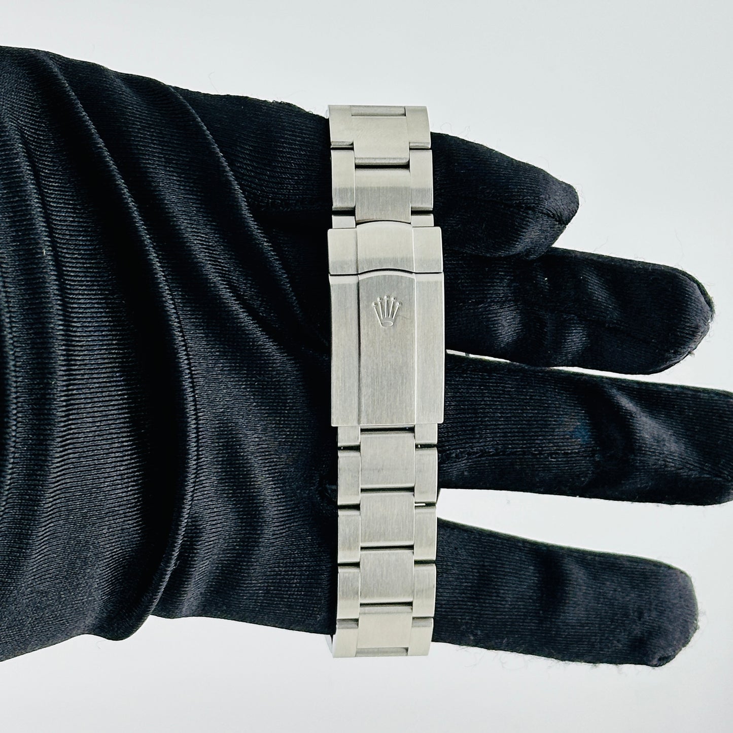 Rolex Oyster Perpetual Pistachio Dial on Oyster Bracelet Ref. 134300 Card 2025 — view 4