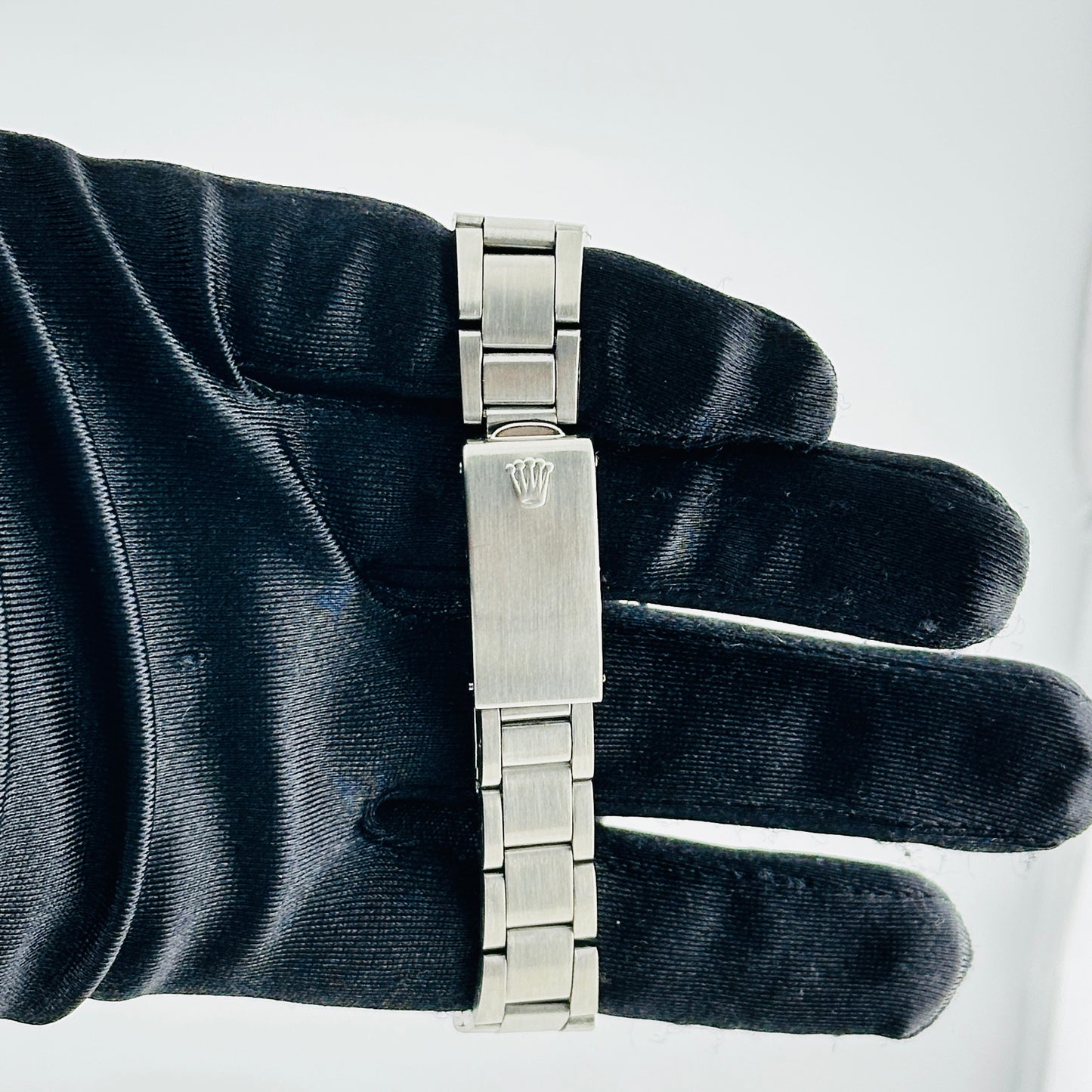 Rolex Air-King Silver Dial on Folded Oyster Ref. 5500 Papers 1977 — view 4