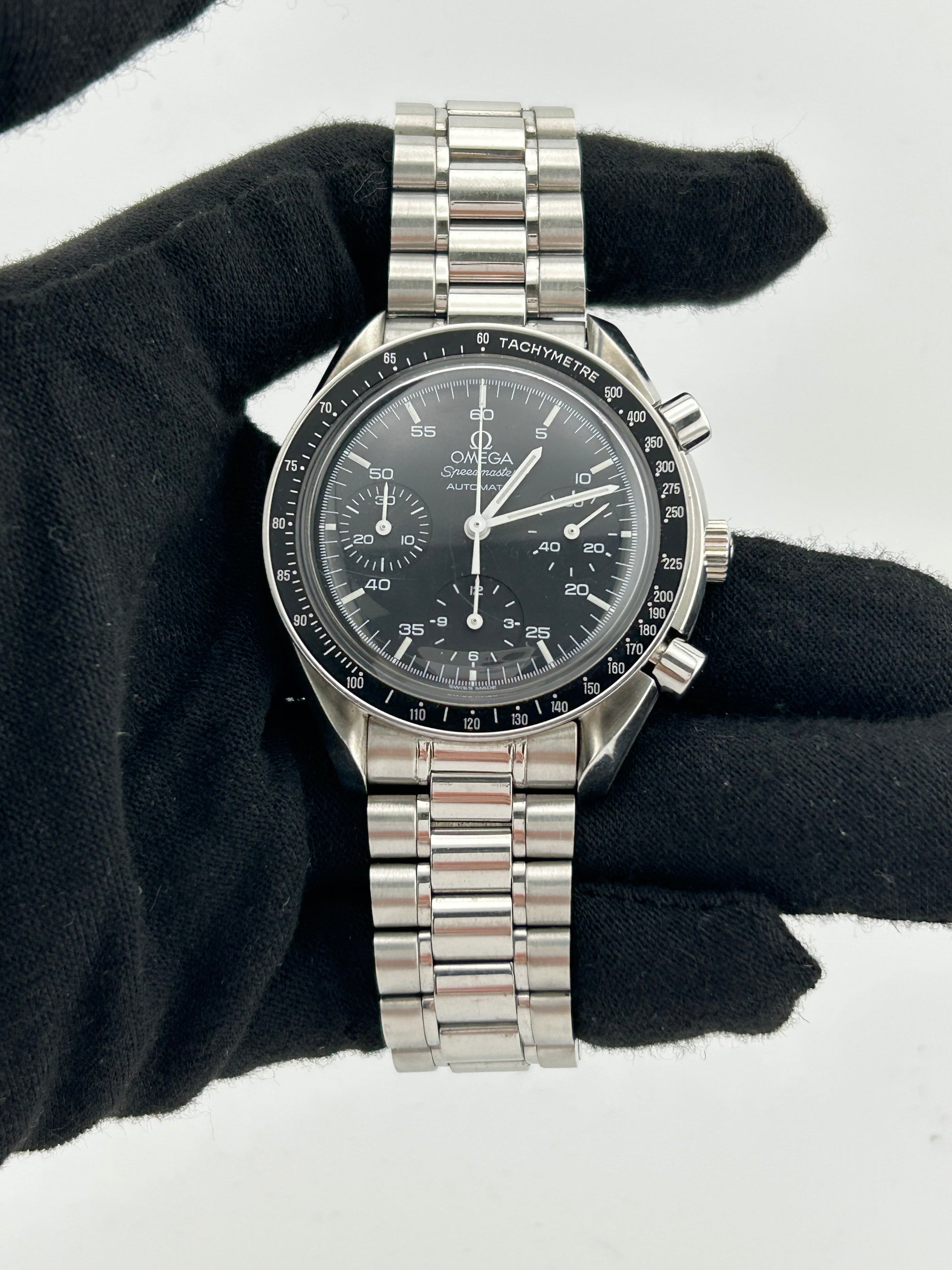 Omega Speedmaster Reduced Black Dial on Stainless Steel Bracelet Ref. 3510.5 — view 2
