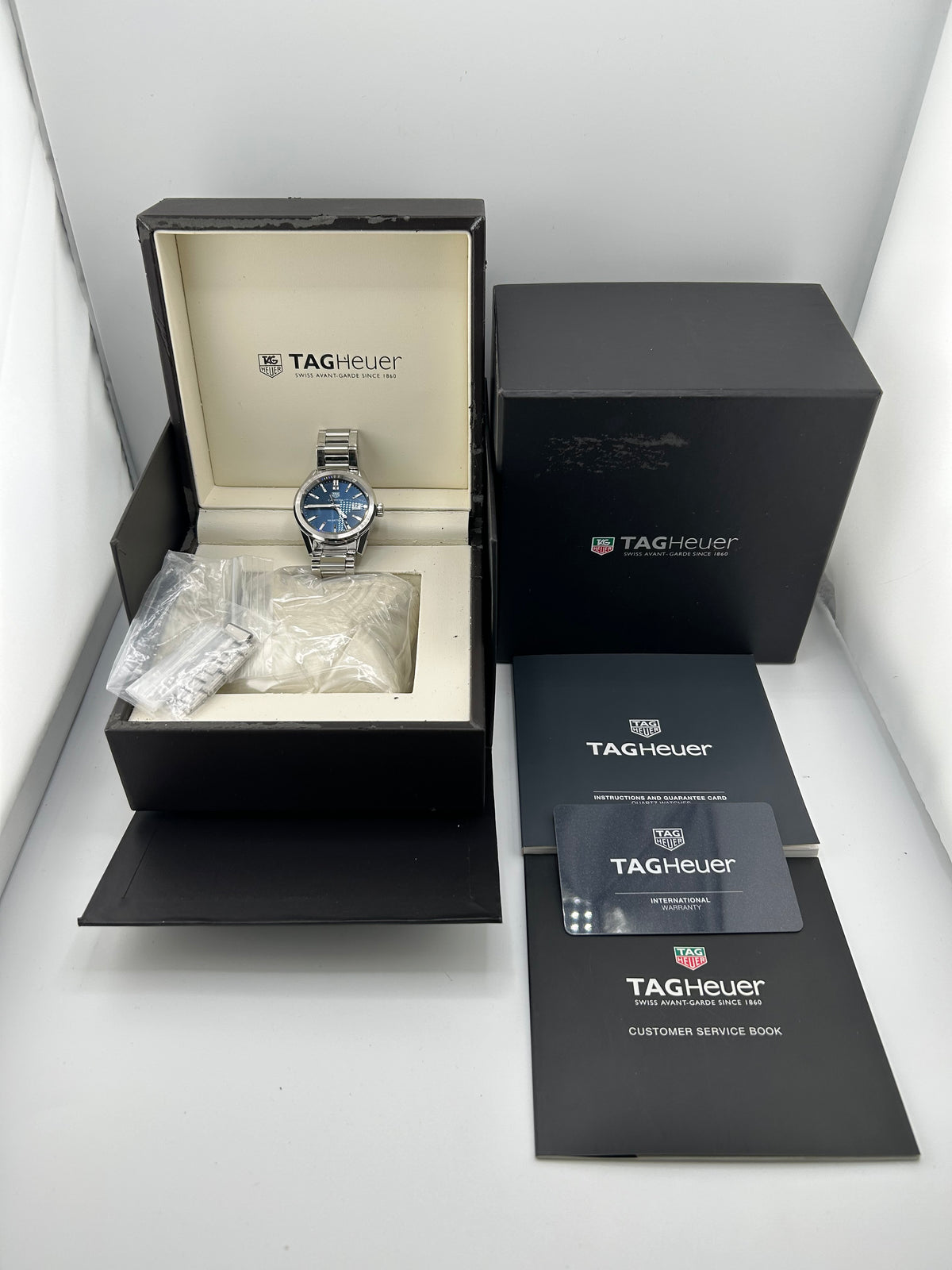Tag Heuer Carrera Blue Dial on Stainless Steel Bracelet Ref. WBG1310.BA0758 Complete 2019 — view 8