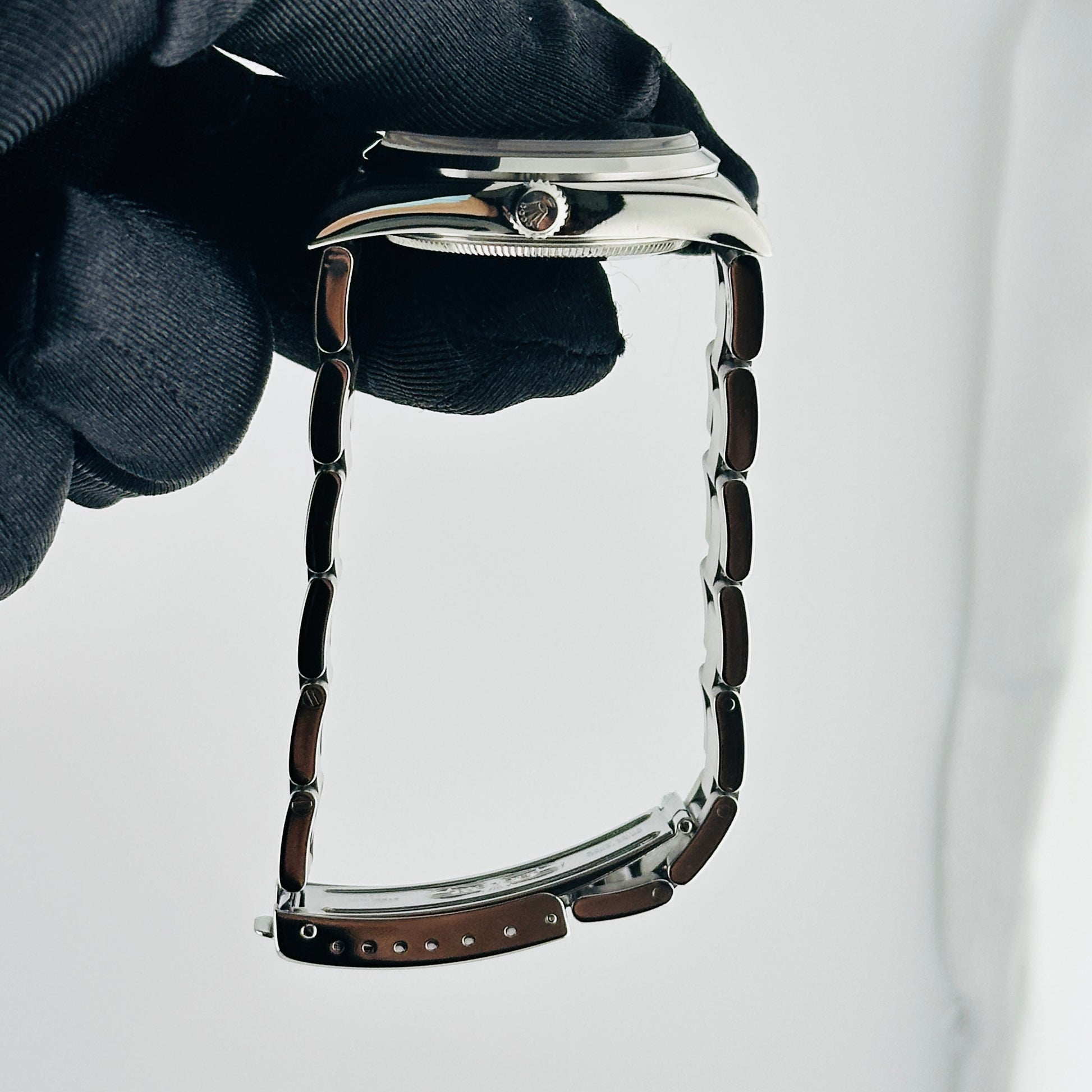 Rolex Air-King Silver Dial on Oyster Bracelet Ref. 14000M 2001 — view 6