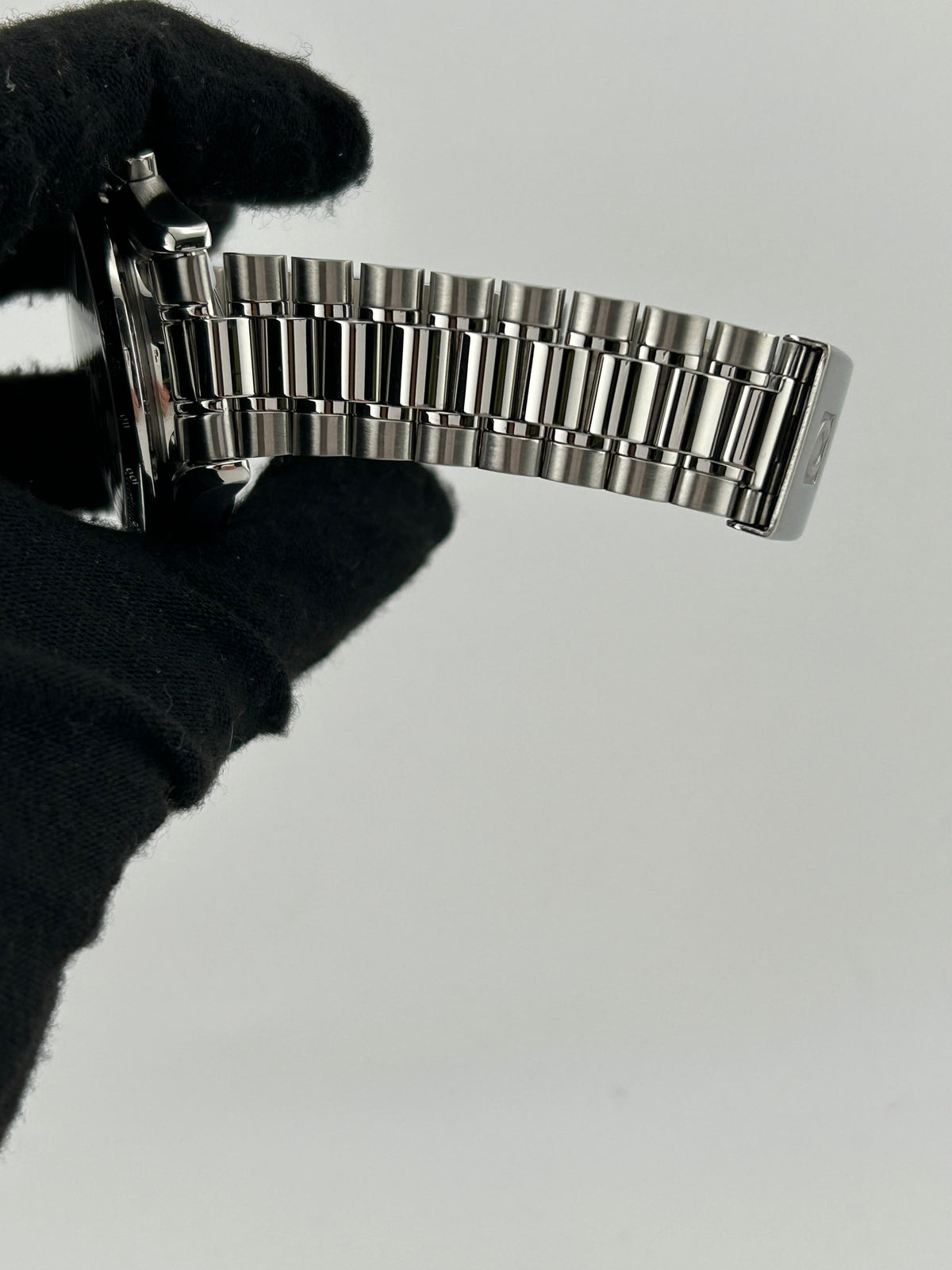 Omega Speedmaster Date Black Dial on Stainless Steel Bracelet Ref. 3511.50 — view 5