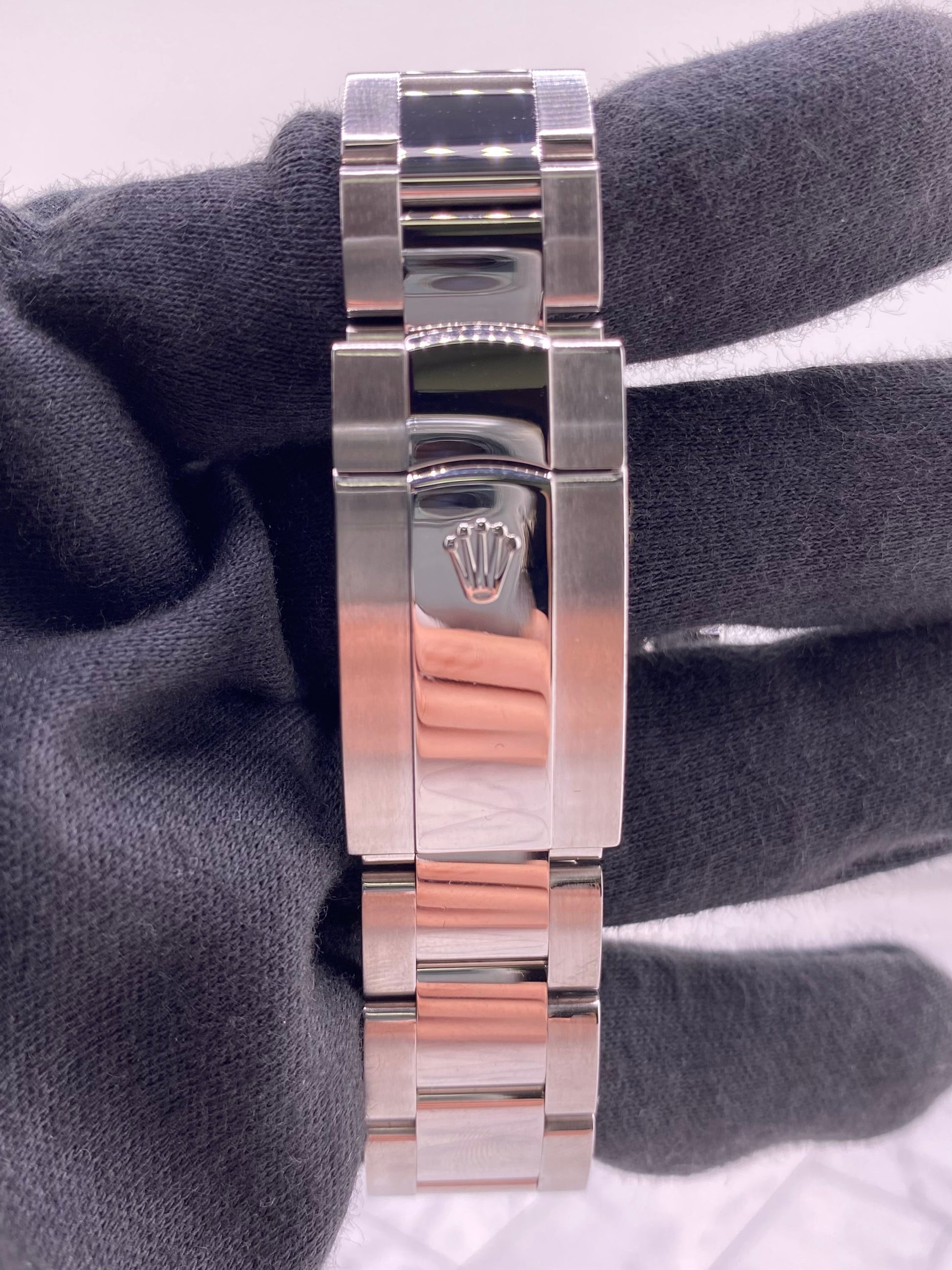 Rolex Sky Dweller Blue Dial on Oyster Ref. 326934 Card 2018 — view 4