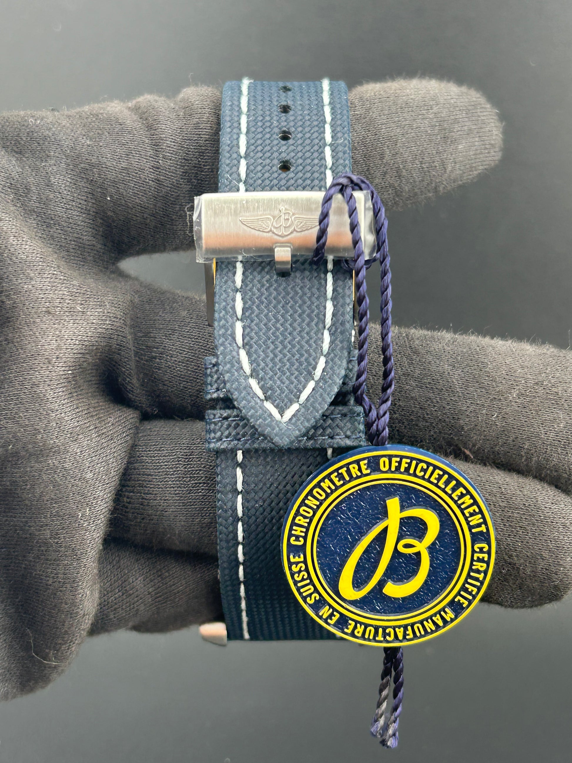 Breitling Avenger Chronograph GMT Blue Arabic Chronograph Dial on Brushed Ref. A24315101C1X1 Card 2023 — view 4