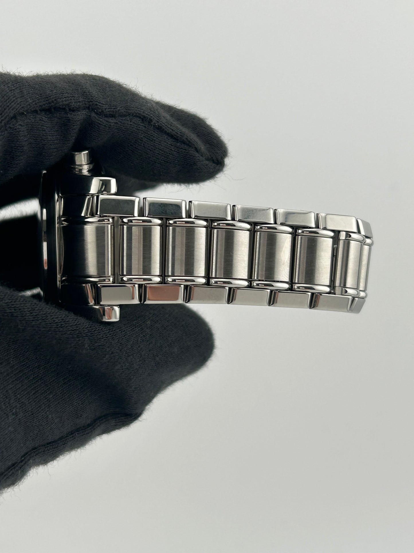 Girard Perregaux Ferrari 250-TR Testarossa Black Dial on Stainless Steel Bracelet Ref. 8090 — view 5