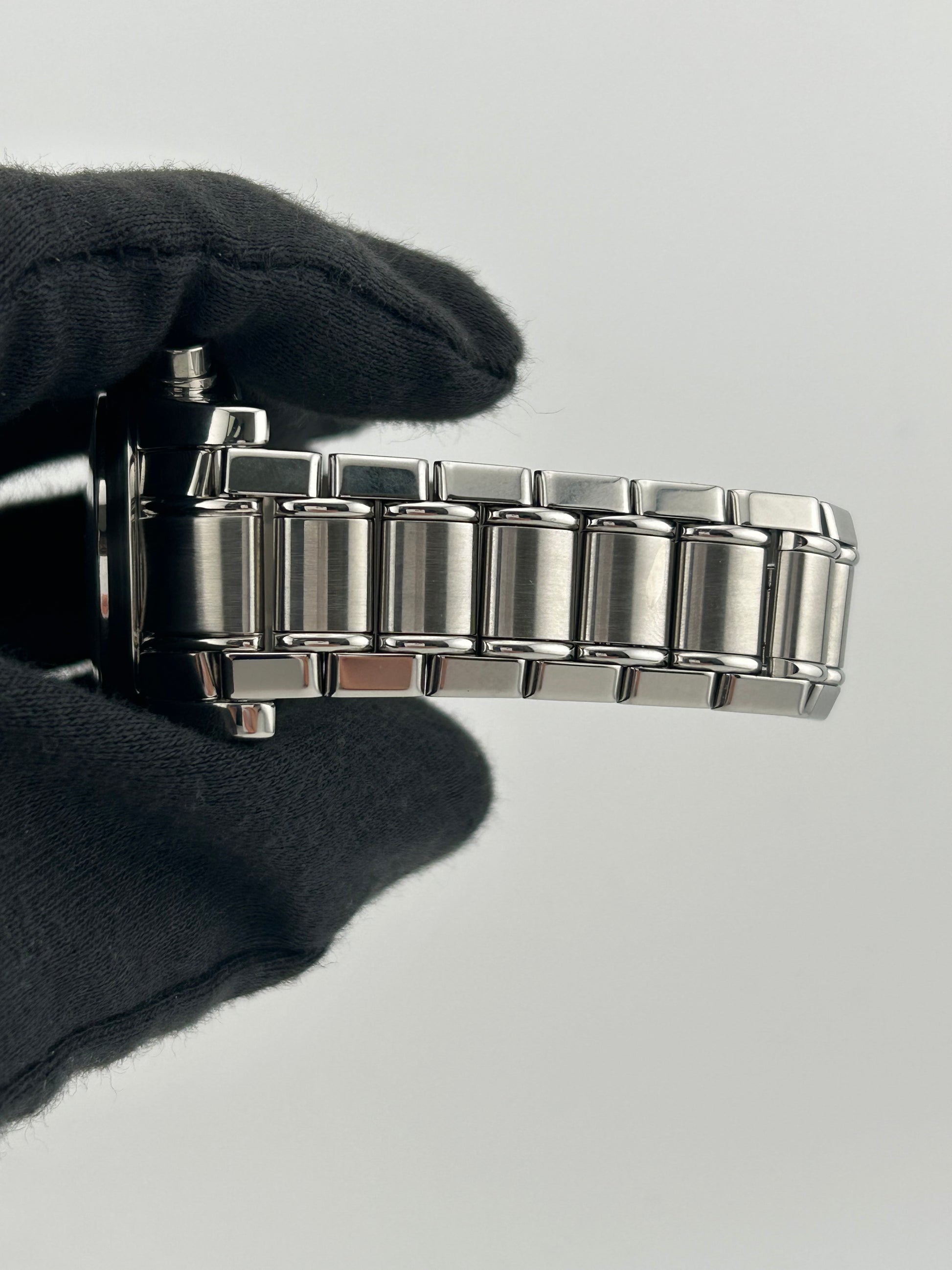 Girard Perregaux Ferrari 250-TR Testarossa Black Dial on Stainless Steel Bracelet Ref. 8090 — view 5