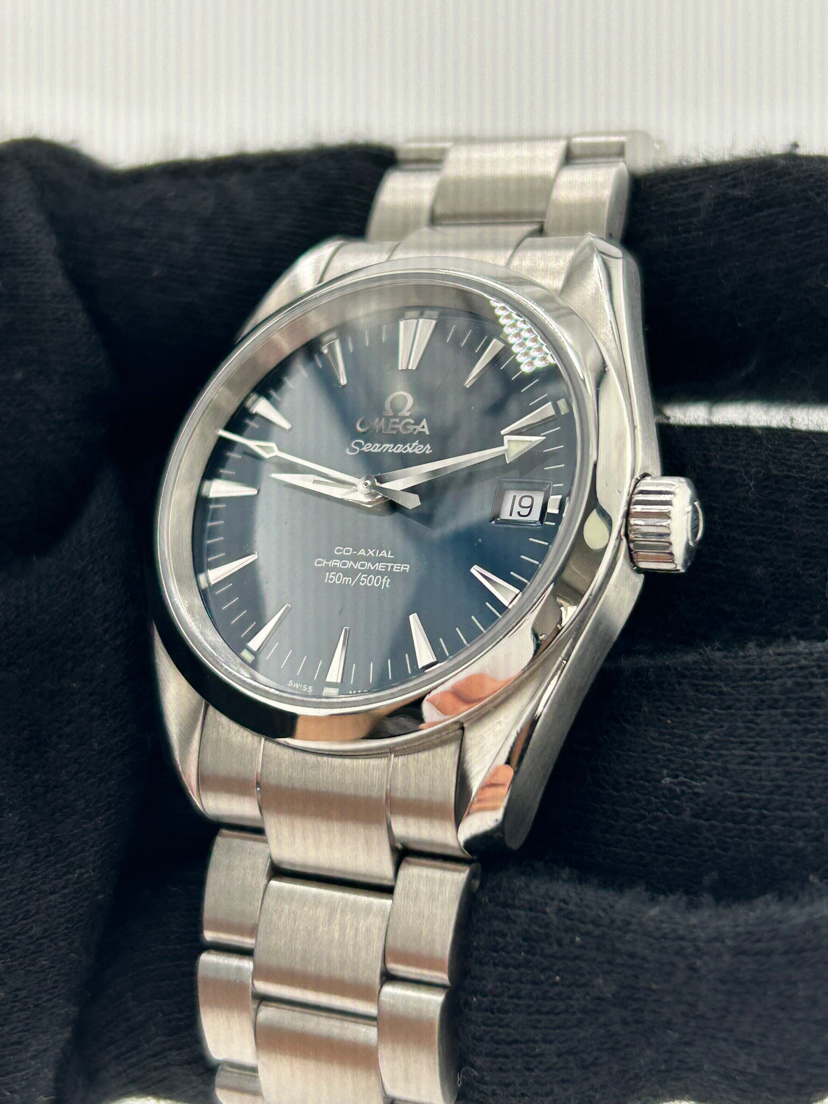 Omega Seamaster Aqua Terra 150m Blue Dial on Stainless Steel Bracelet Ref. 2504.80.00 Complete — view 3