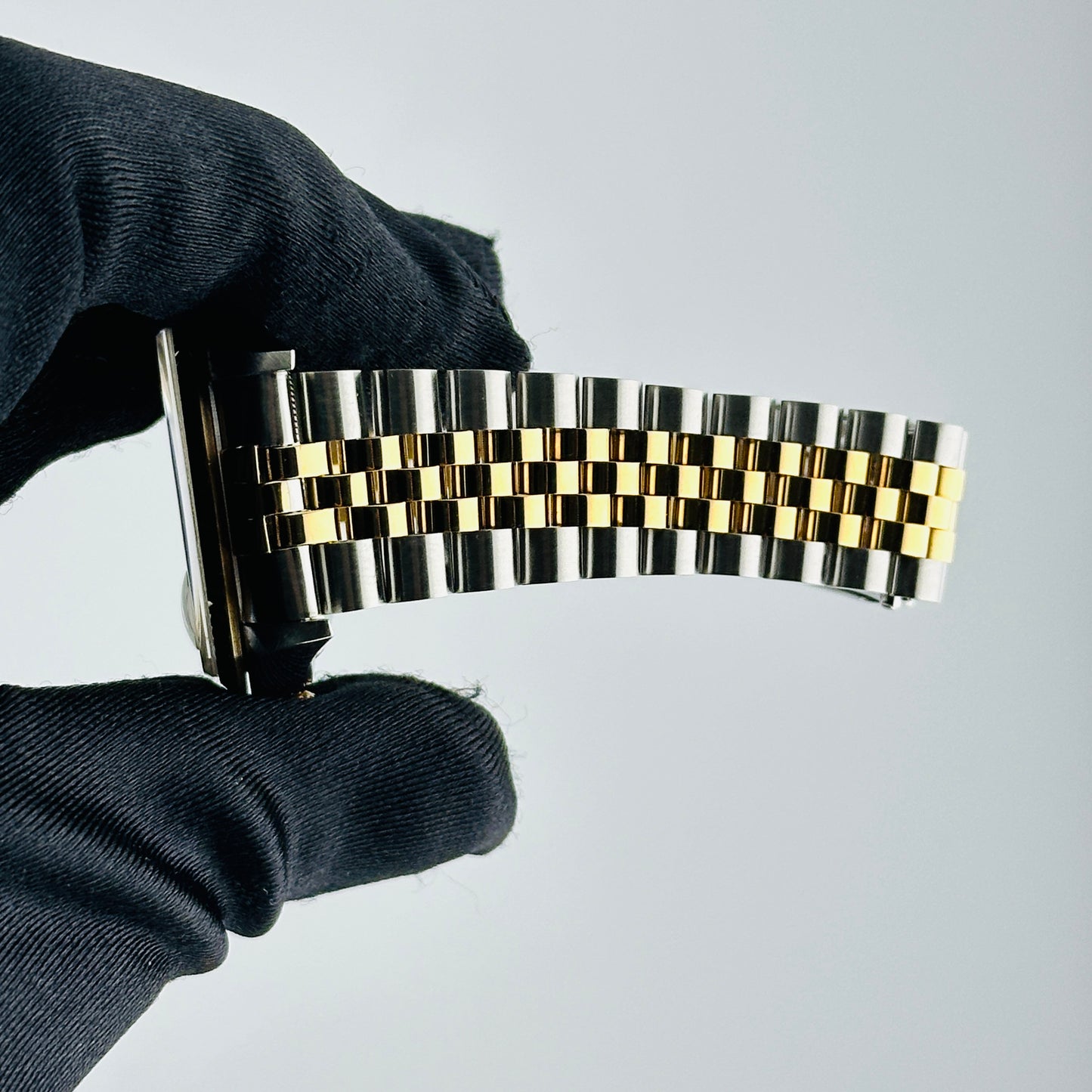 Rolex Datejust Champagne Stick Dial on D Link Jubilee Bracelet Ref. 16233 Papers 1996 — view 5