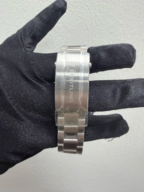 Breitling Avenger Automatic GMT Black Dial on Bracelet Ref A32320101B1A1 with Card 2026