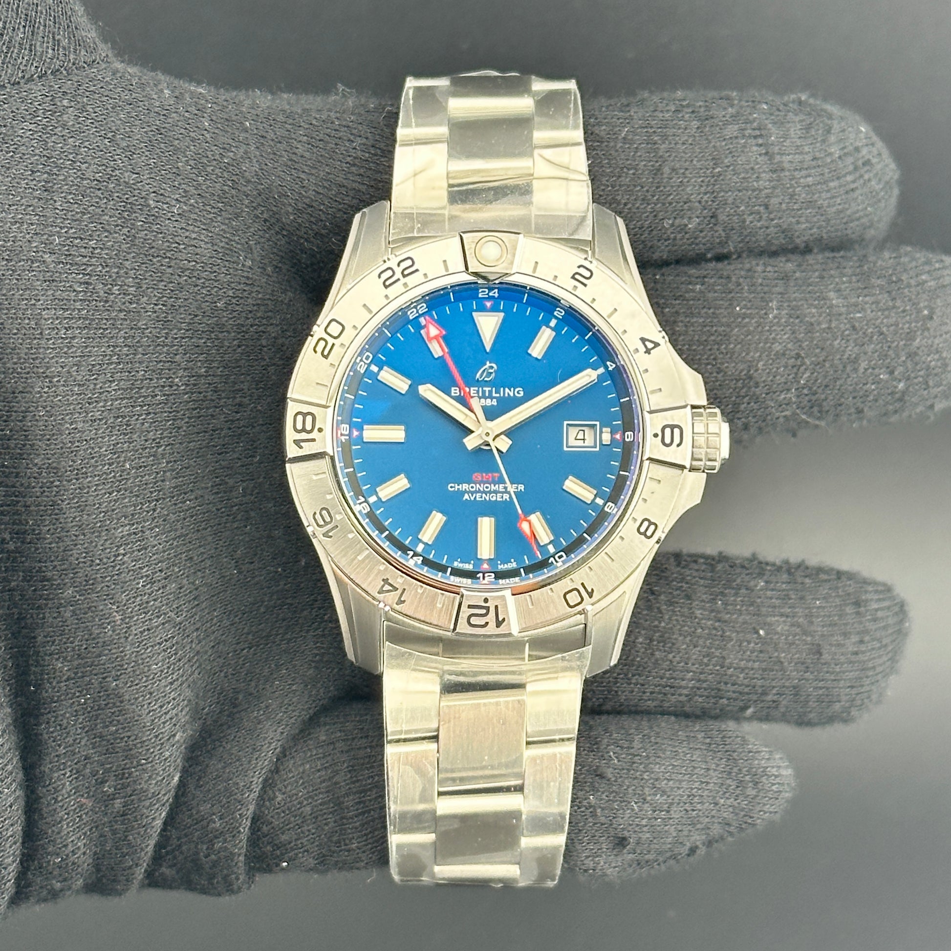 Breitling Avenger Automatic GMT Blue Dial on Bracelet Ref. A32320101C1A1 Card 2026 — view 2