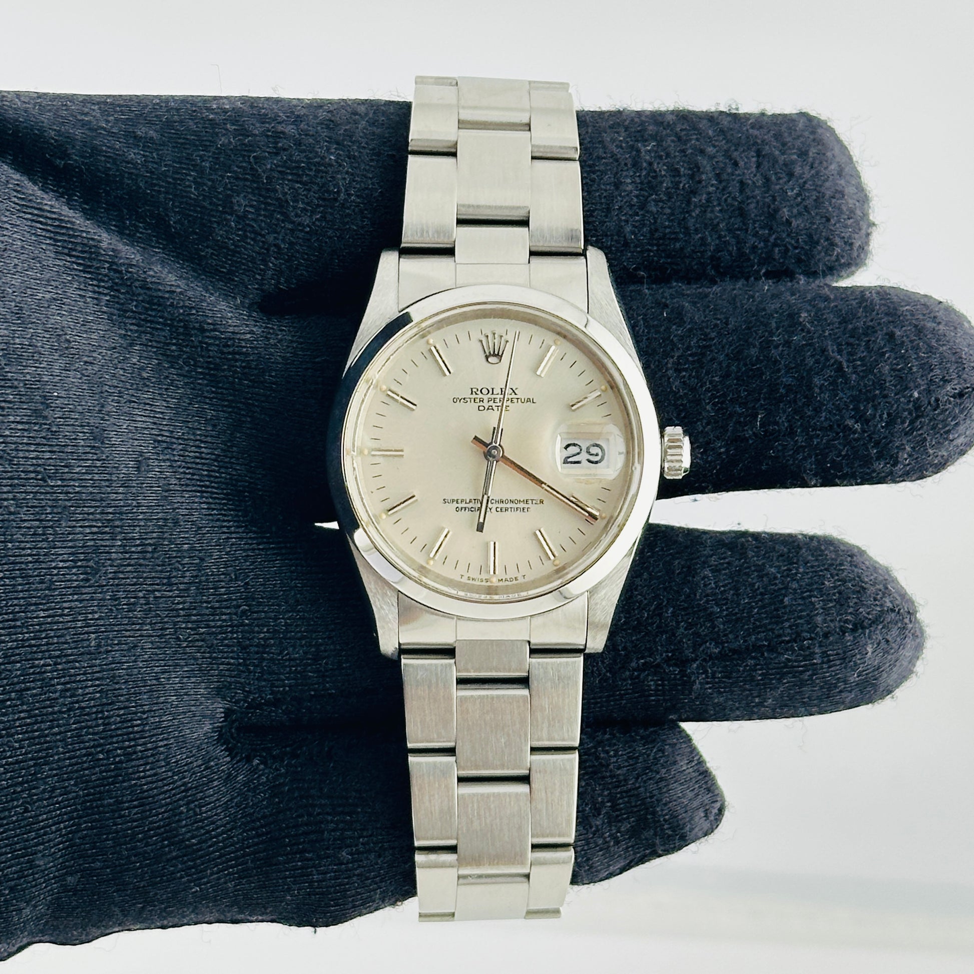 Rolex Oyster Perpetual Date Silver Stick Dial on Oyster Bracelet Ref. 15000 1986 — view 3