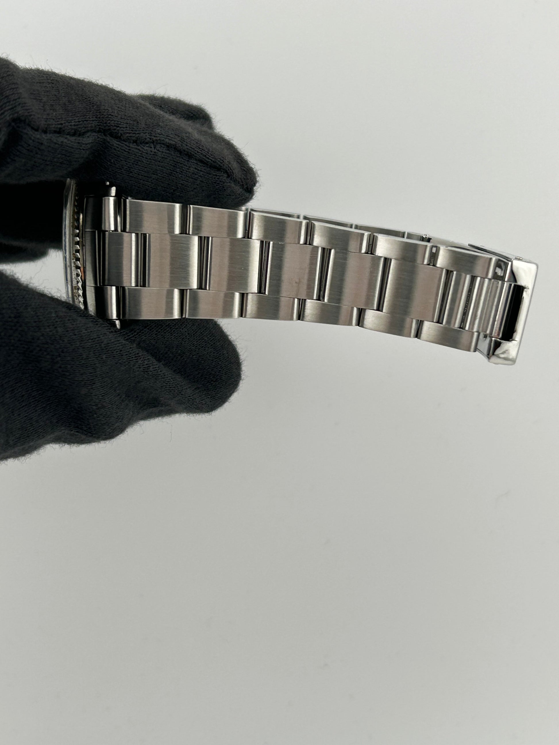 Rolex Datejust 36 Silver Index Dial on Jubilee Ref. 1601 — view 4