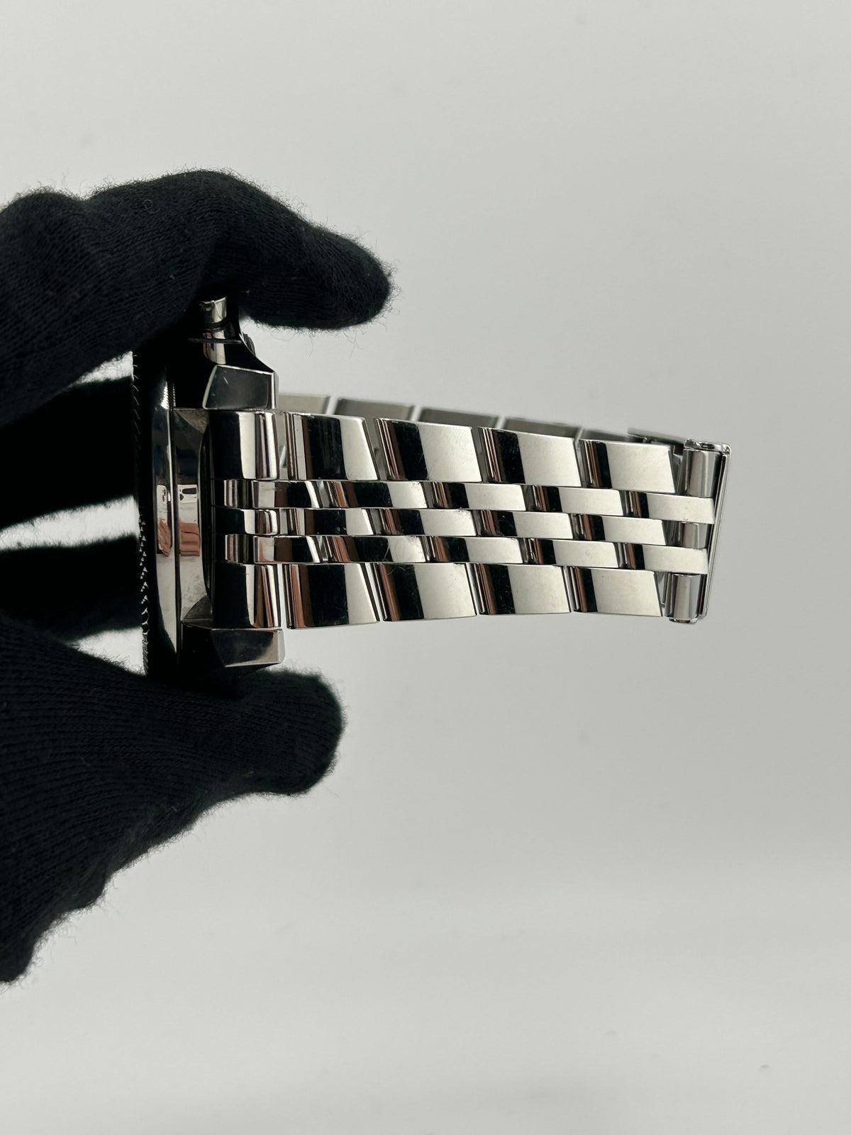 Breitling Bentley Barnato White Dial on Stainless Steel Bracelet Ref. A25368 — view 5