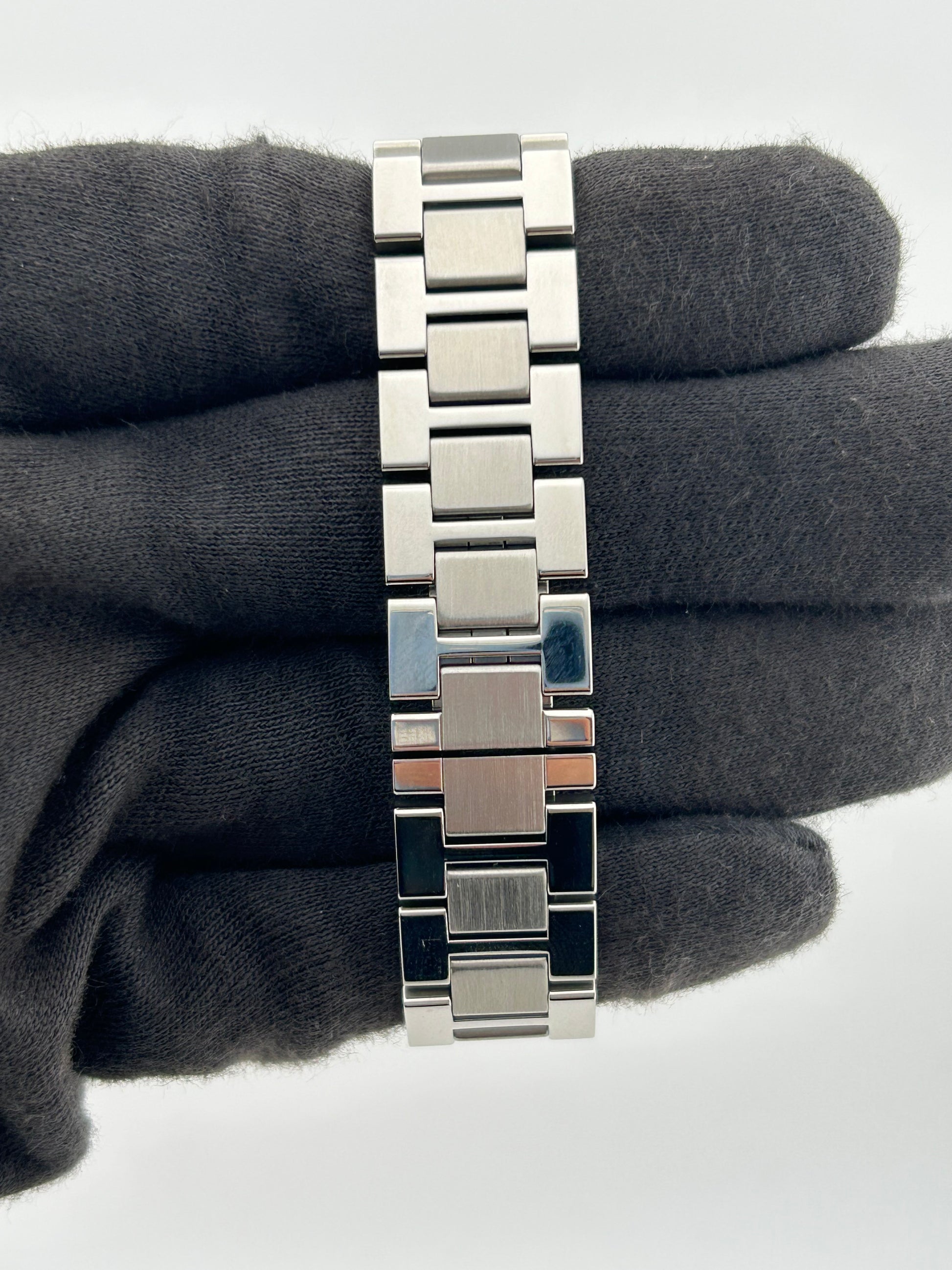Cartier Ronde Solo Silver Dial on Stainless Steel Ref. W6701004 — view 4