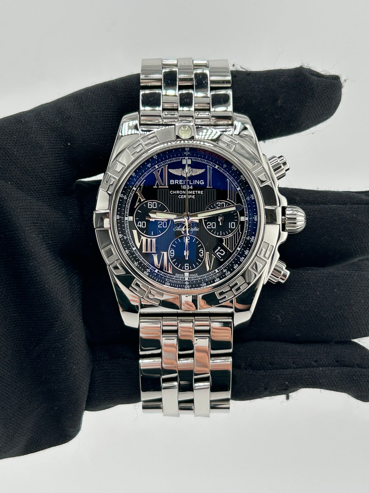 Breitling Chronomat Black Roman Dial on Stainless Steel Bracelet Ref. AB011012 Complete 2014 — view 2