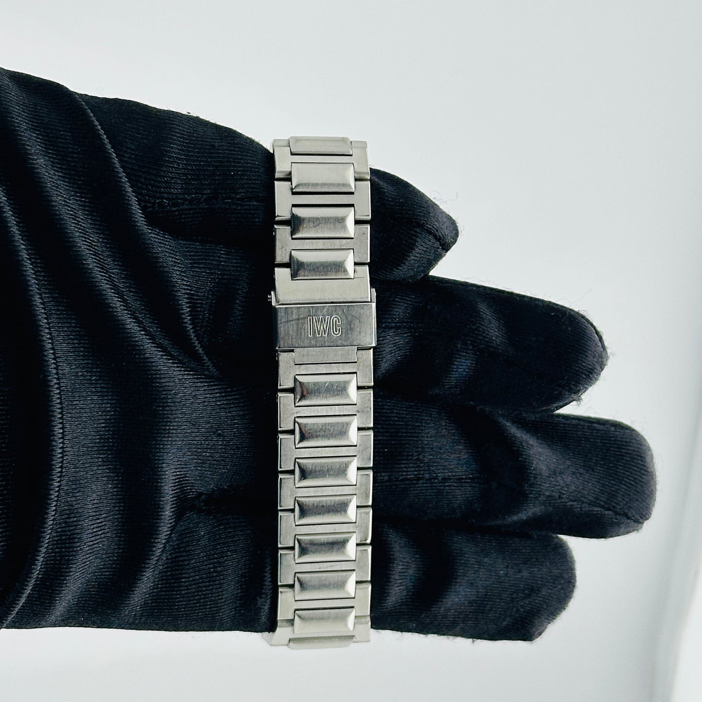 Iwc Ingenieur White / Yg Markers Dial on Stainless Steel Bracelet Ref. IW352103 2020 — view 4