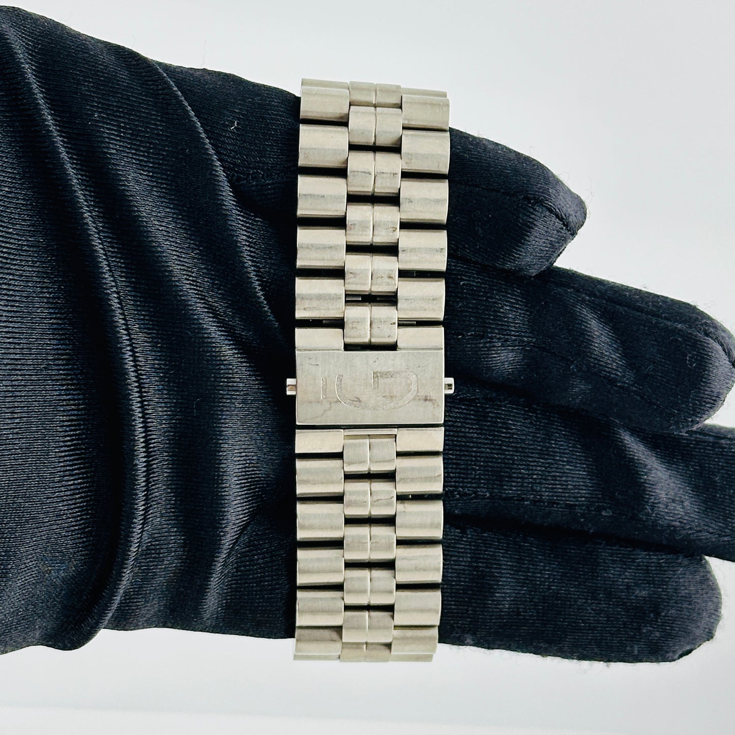Gerald Genta Arena Bi-Retro White / Arabic Numerals Dial on Titanium Bracelet Ref. BSP.Y.80 — view 3