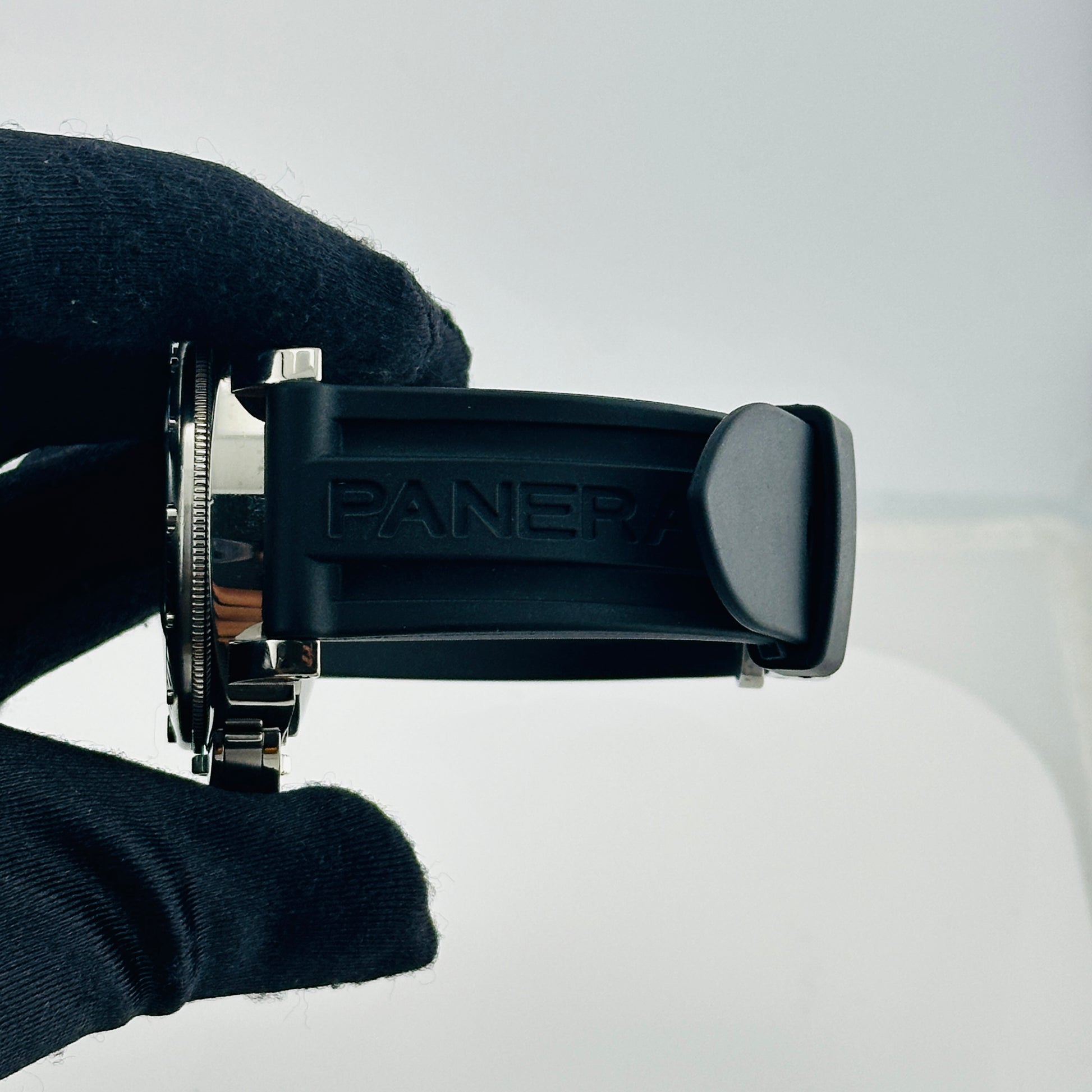 Panerai Luminor Submersible Black Dial on Rubber Strap Ref. PAM00024/OP6628 Card 2005 — view 5