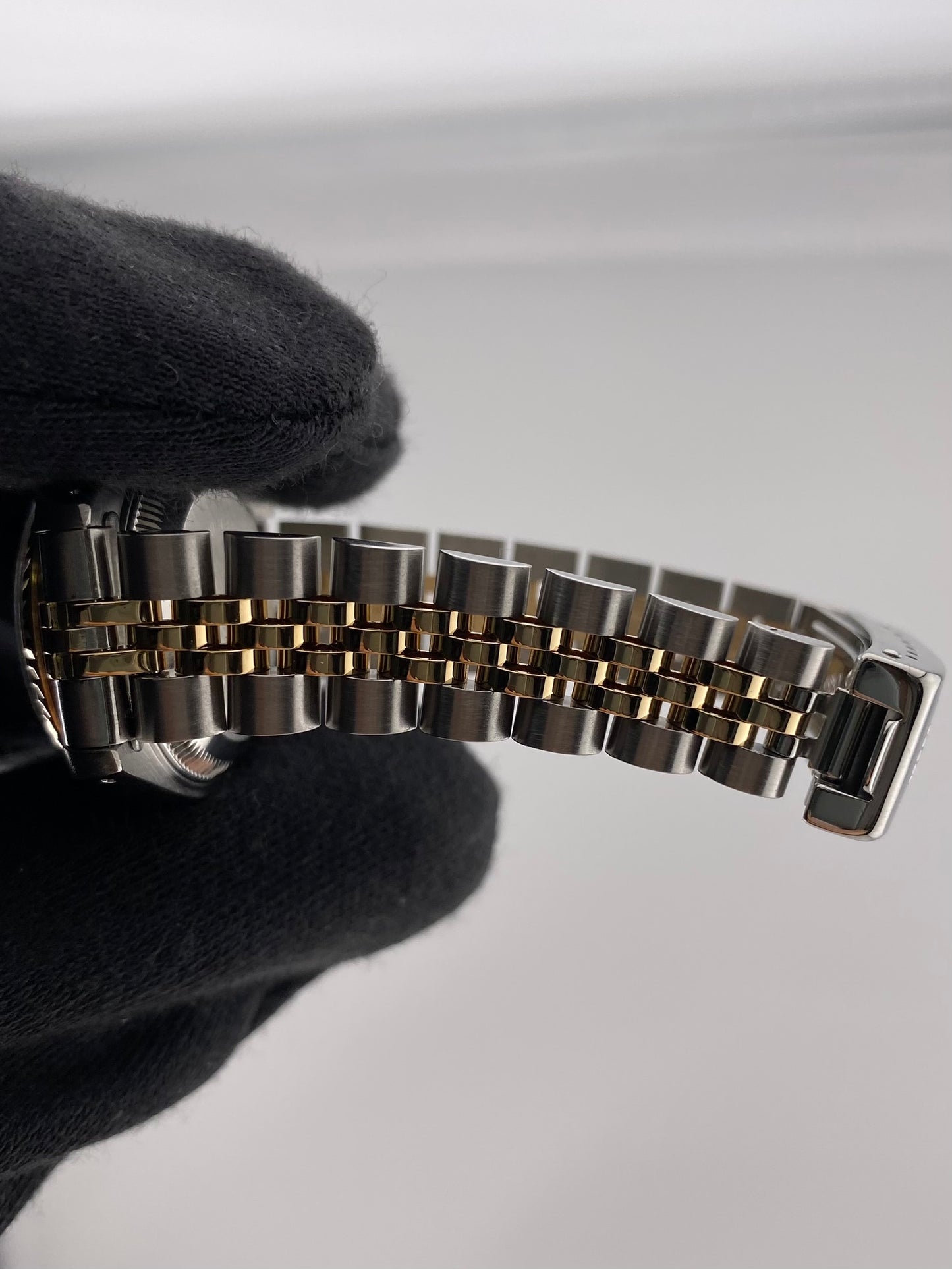 Rolex Datejust Lady Champagne Stick Dial on Jubilee Ref. 69173 Papers Open Date — view 5