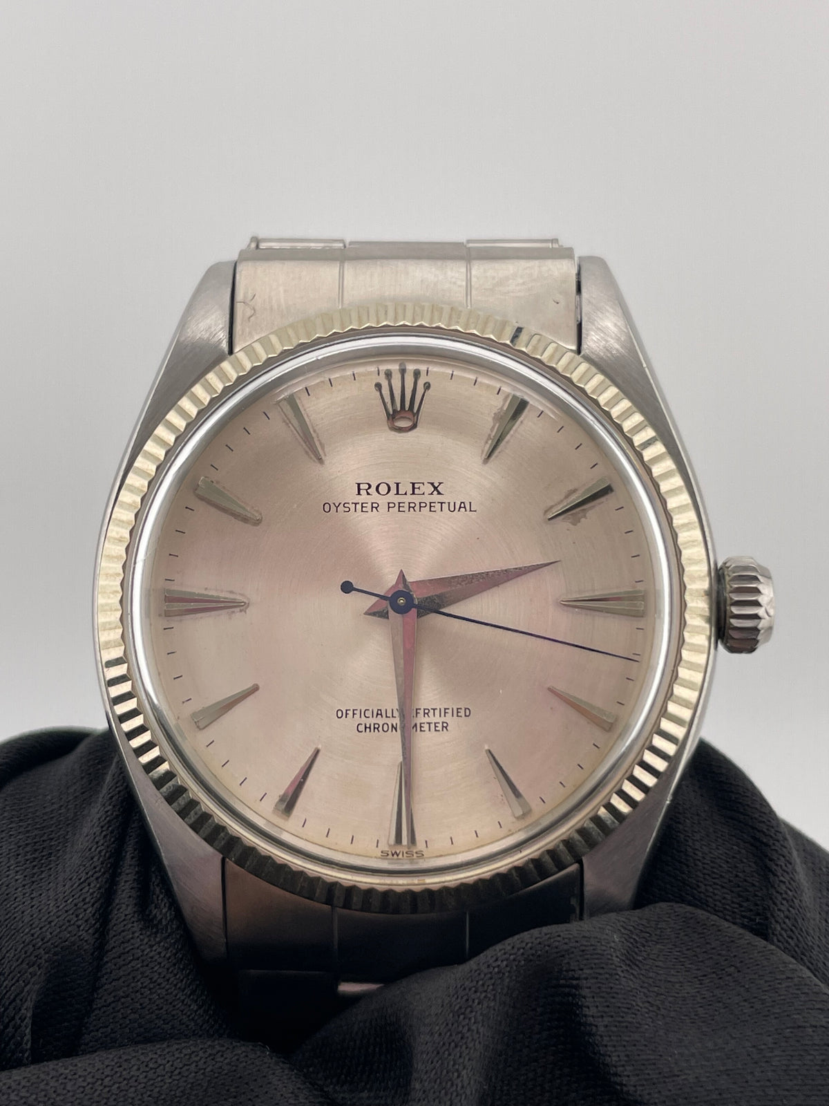 Rolex Oyster Perpetual Silver Dial on Oyster Bracelet Ref. 6567 1974 — view 2