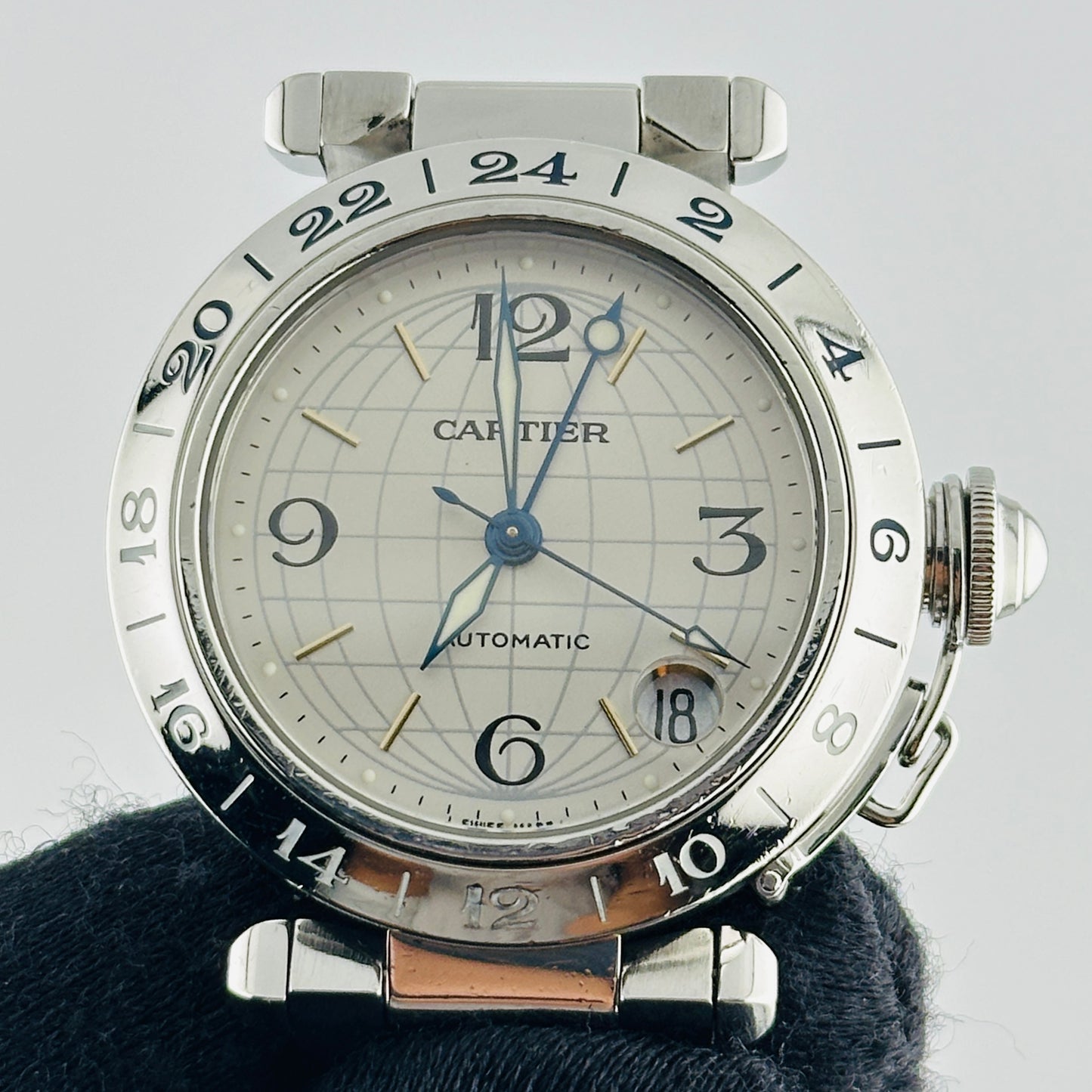 Cartier Pasha GMT Silver / Arabic Numerals Dial on Stainless Steel Bracelet Ref. 2377/W31029M7 — view 2