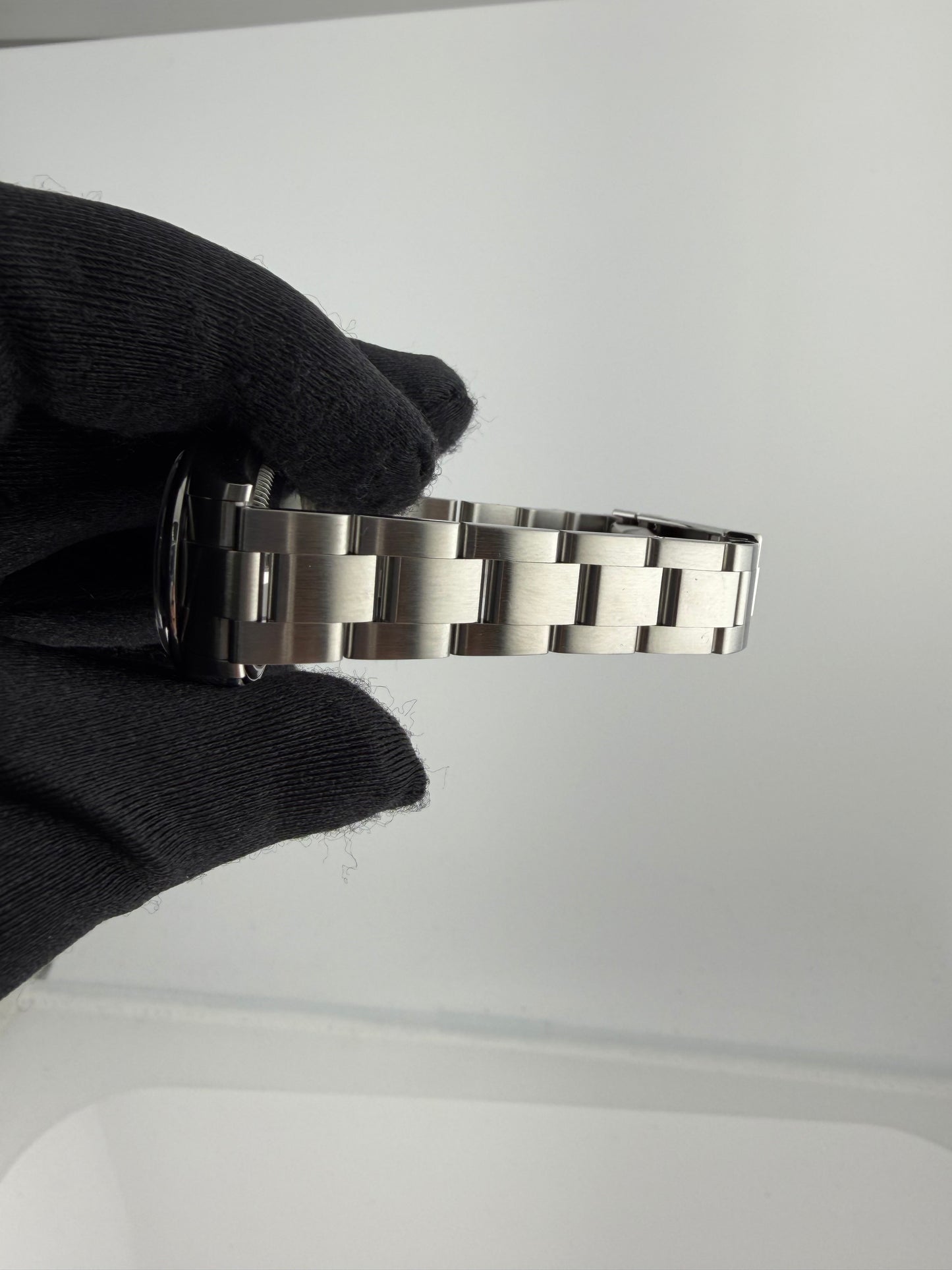 Rolex Oyster Perpetual Black Index Dial on Oyster Ref. 276200 Card 2024 — view 4