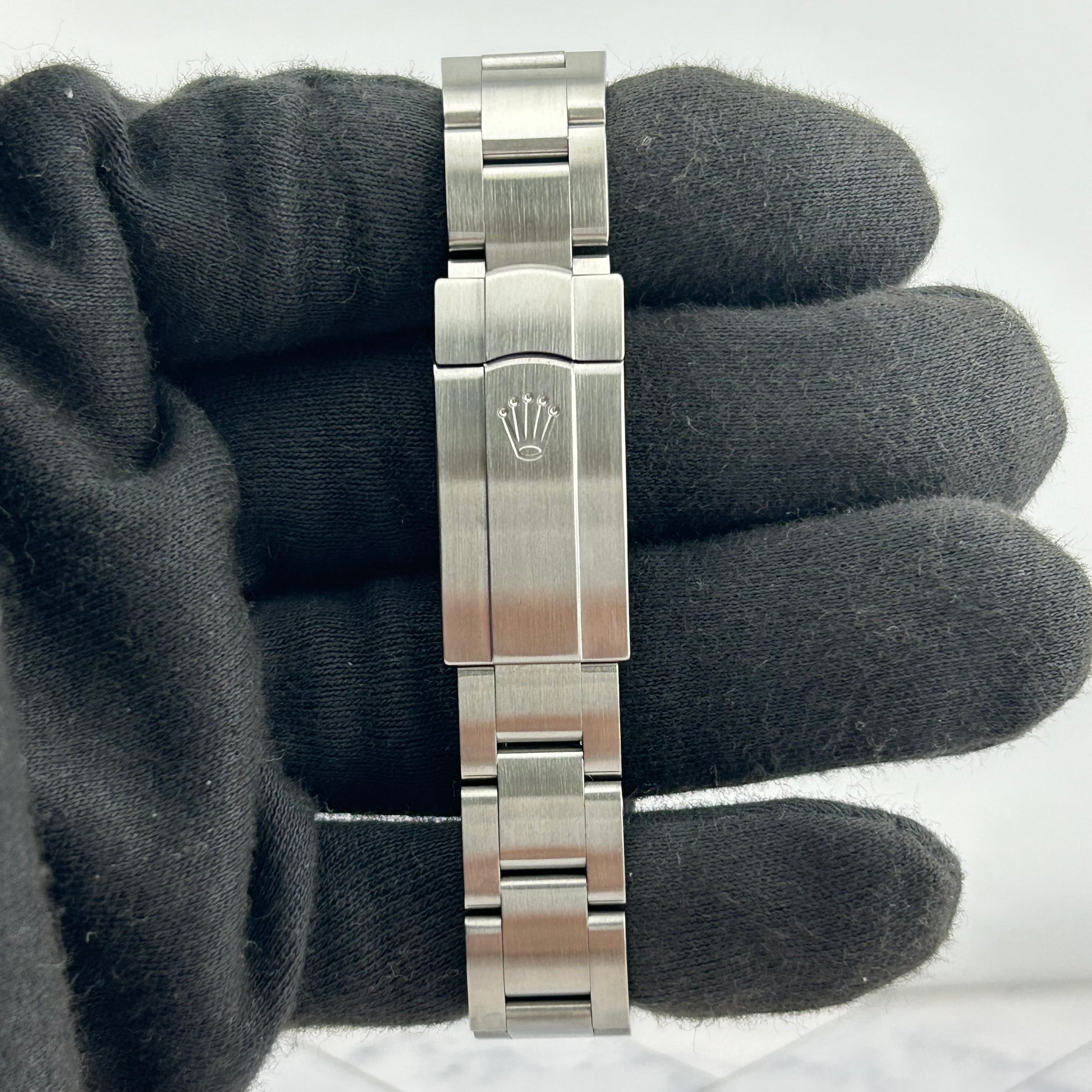 Rolex Oyster Perpetual 31 Blue Dial on Stainless Steel Ref. 277200 — view 4