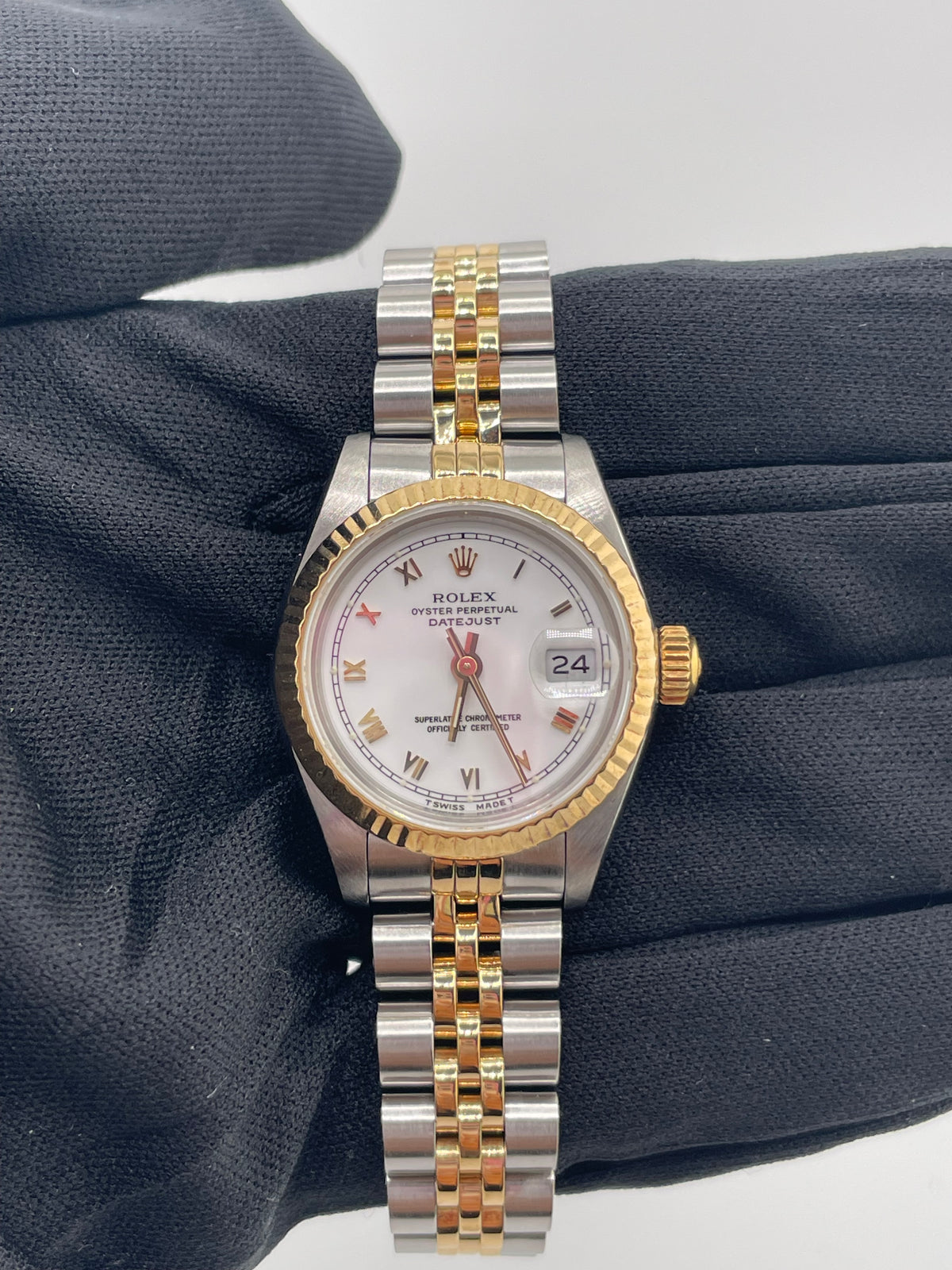 Rolex Datejust White Roman Dial on D Link Jubilee Ref. 69173 — view 2