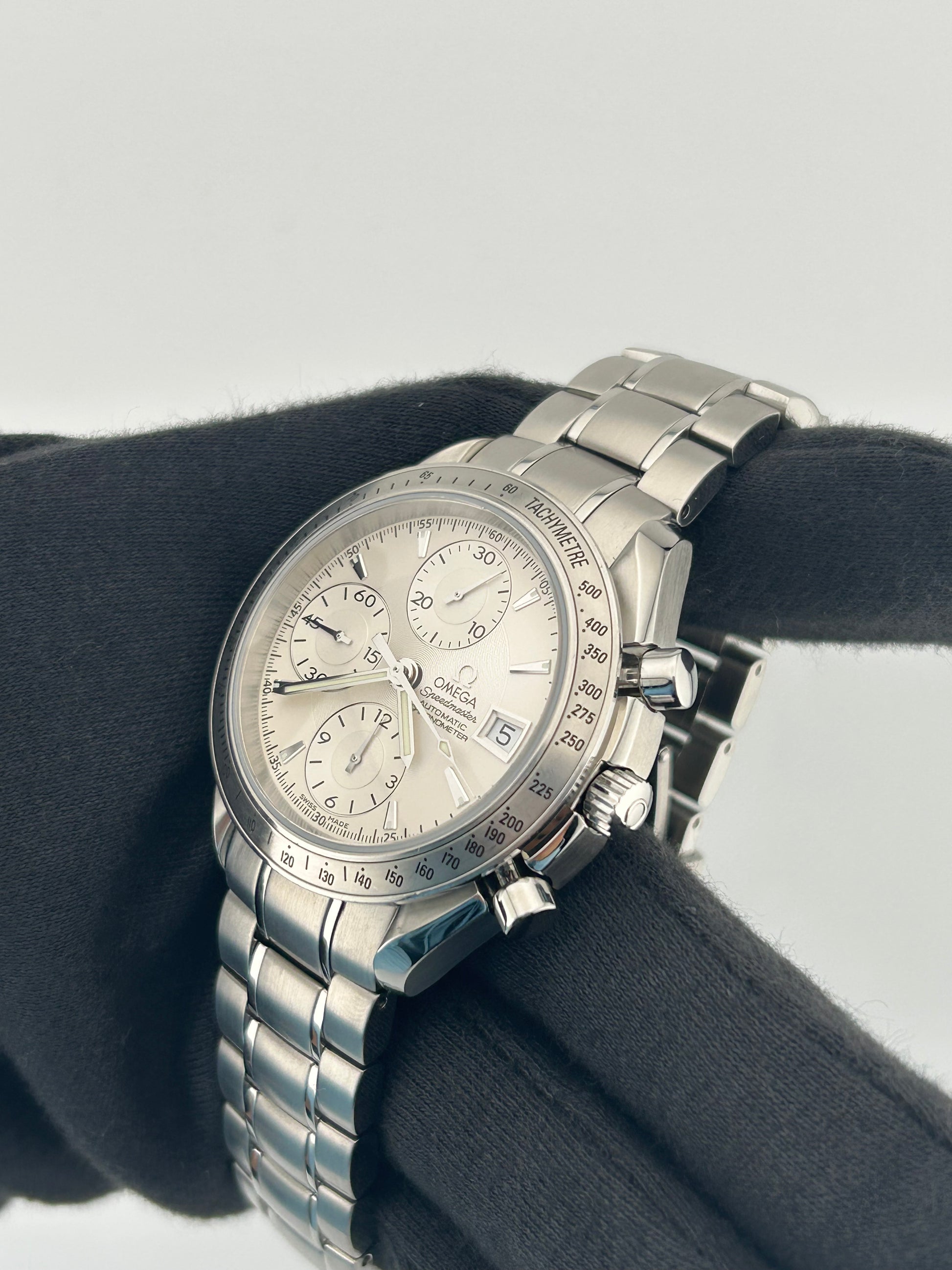 Omega Speedmaster Silver Dial on Stainless Steel Ref. 32113000 Card 2010 — view 3