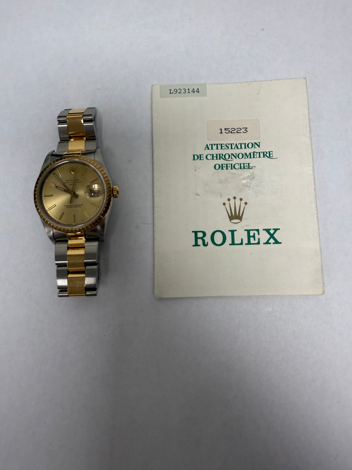 Rolex Oyster Perpetual Date Champagne Stick Dial on Oyster Ref. 15223 Papers 1990 — view 6