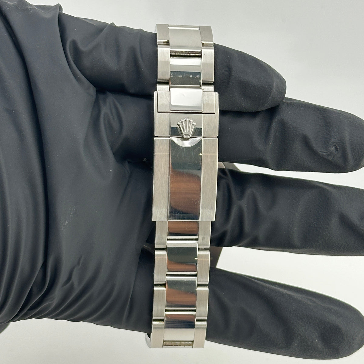 Rolex GMT-Master II Black Dial on Oyster Ref. 126710BLRO — view 5