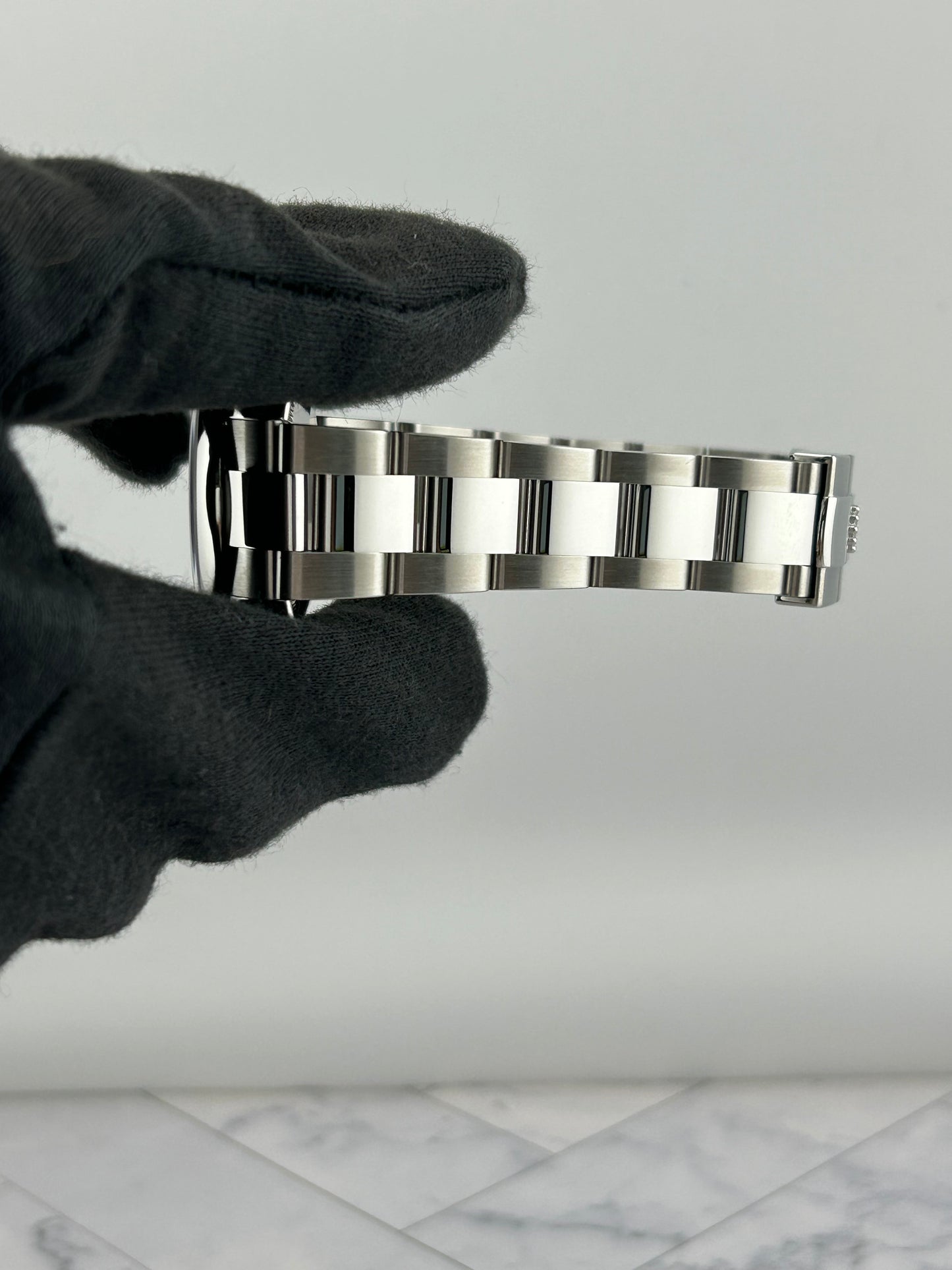 Rolex Datejust 31 Dark Grey Index Dial on Oyster Bracelet Ref. 278240 Card 2026 — view 5