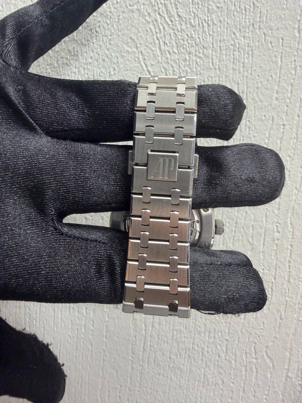 Audemars Piguet Royal Oak Selfwinding "50th Anniversary" Silver Dial on Bracelet Ref 15510ST.OO.1320ST.03 with Card 2022