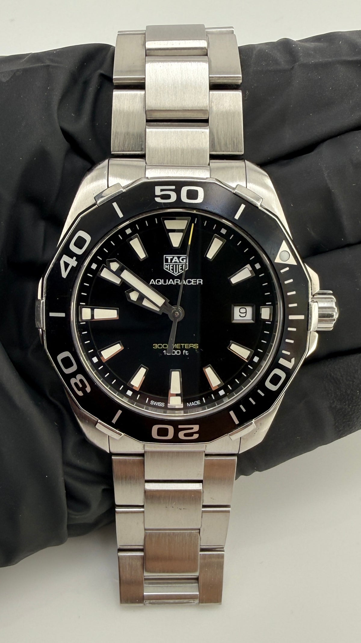 Tag Heuer Aquaracer Black Dial on Stainless Steel Bracelet Ref. WAY111A.BA0928 with Box — view 3