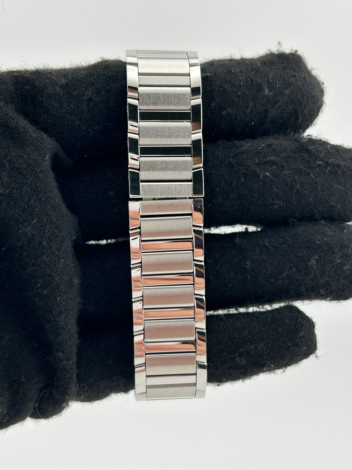 Cartier Tank Francaise Small Silver Dial on Stainless Steel Bracelet Ref. WSTA0065 Complete 2024 — view 4