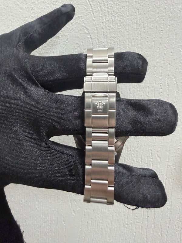 Rolex GMT-Master Black Dial on Oyster Ref 16700 with Papers 1999